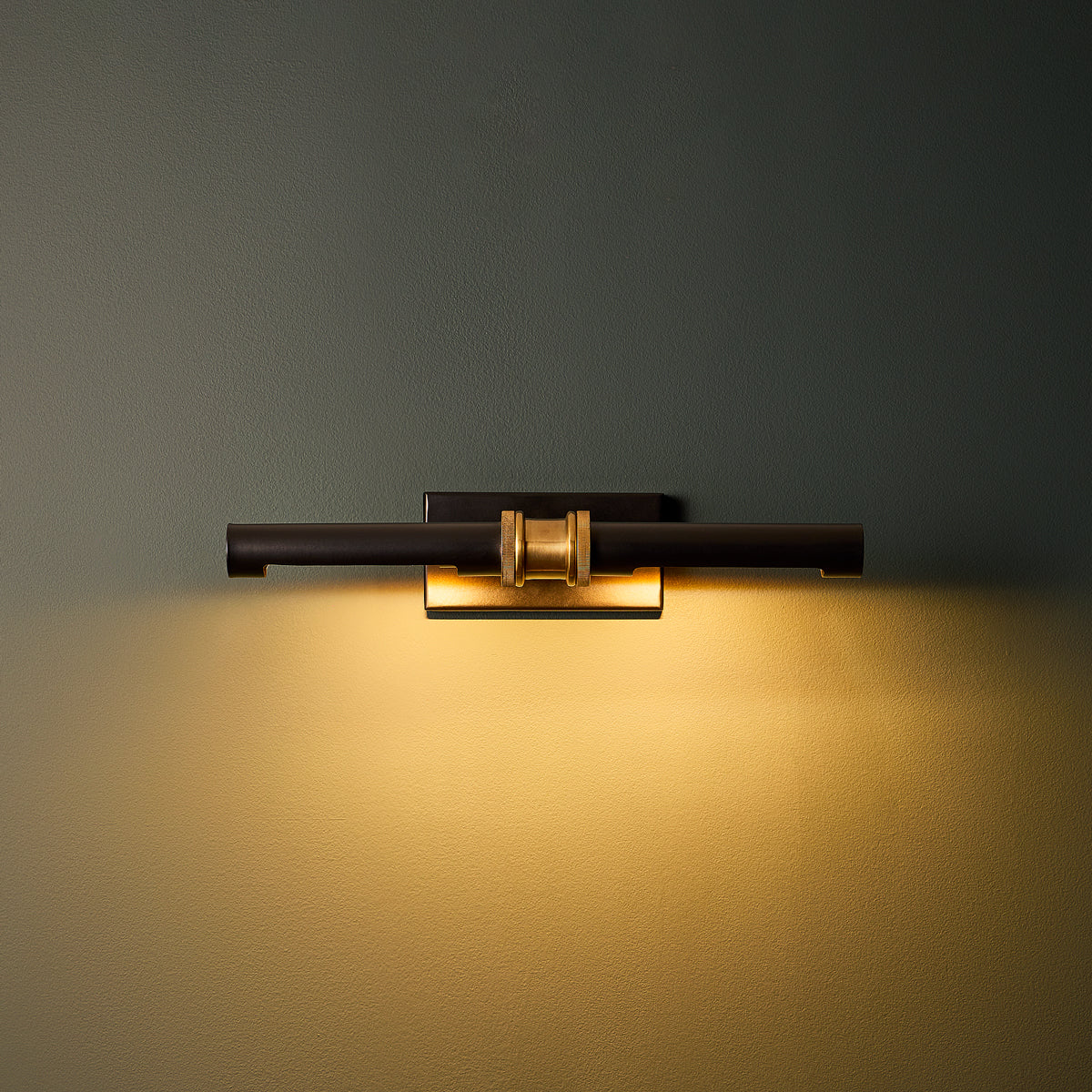Smaller Kahlo picture light in black and brass - Image 2
