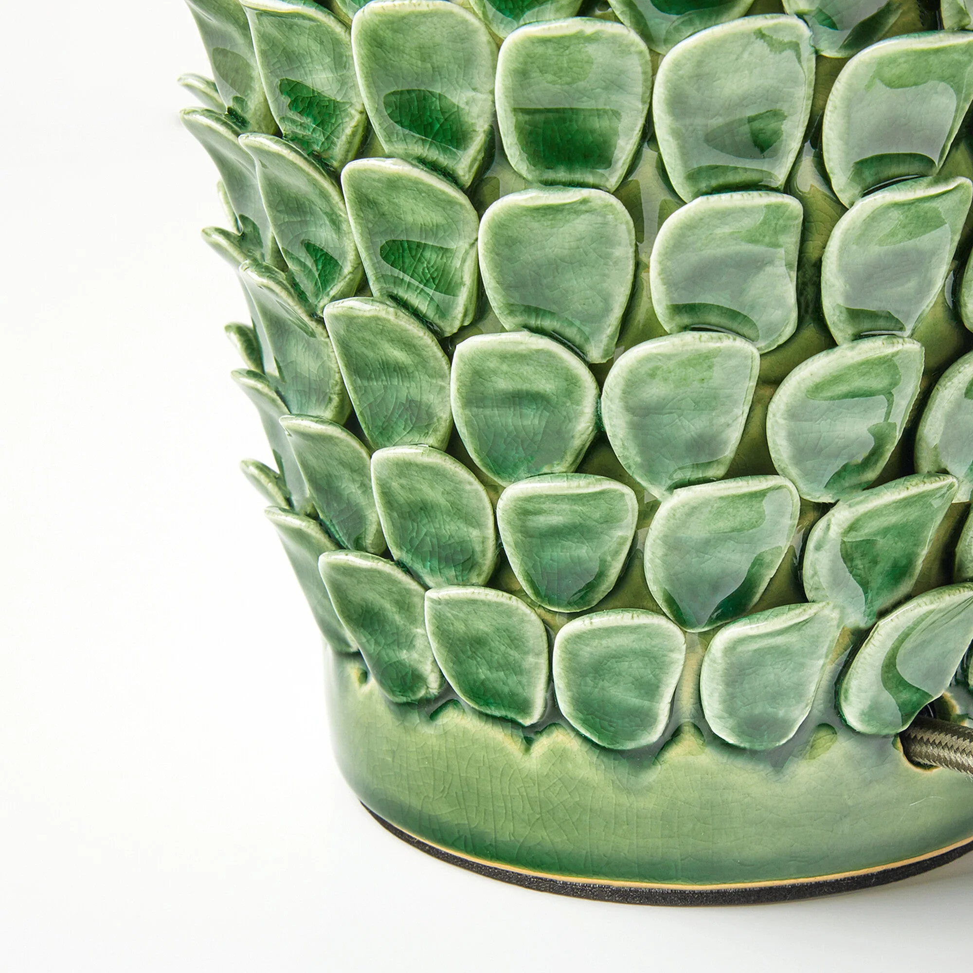 Smaller Stucco table lamp in emerald - Image 3