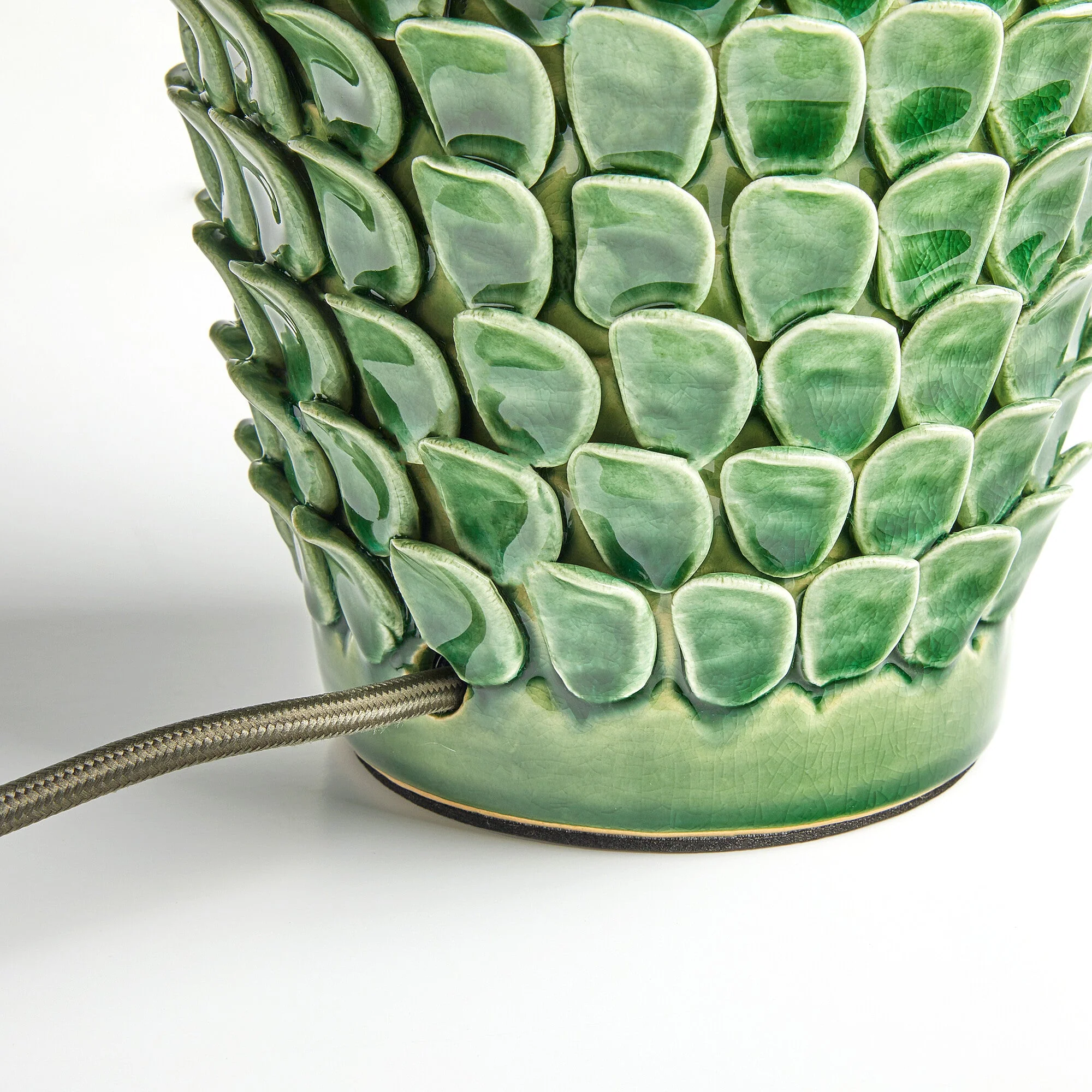 Smaller Stucco table lamp in emerald - Image 7