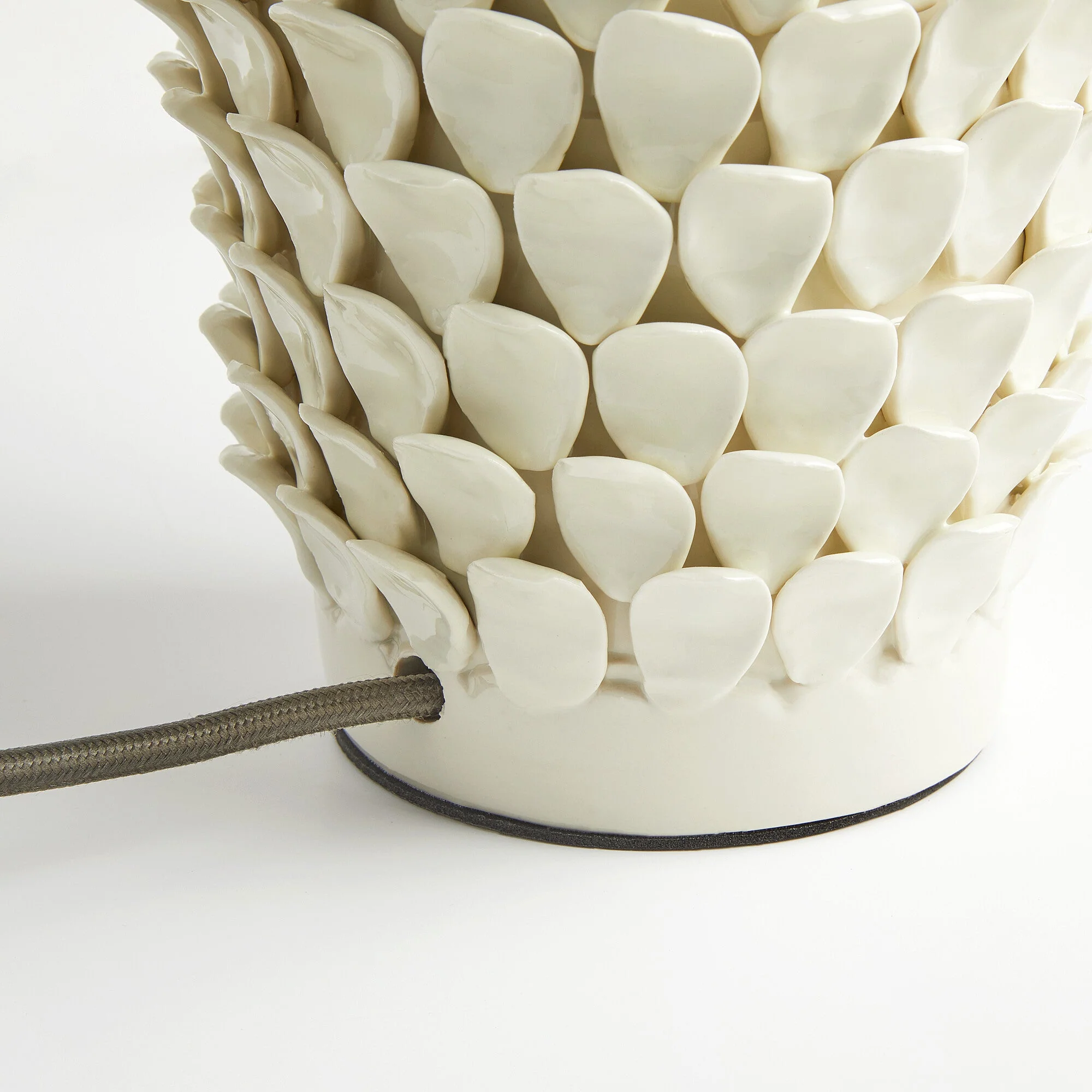 Smaller Stucco table lamp in stone - Image 3