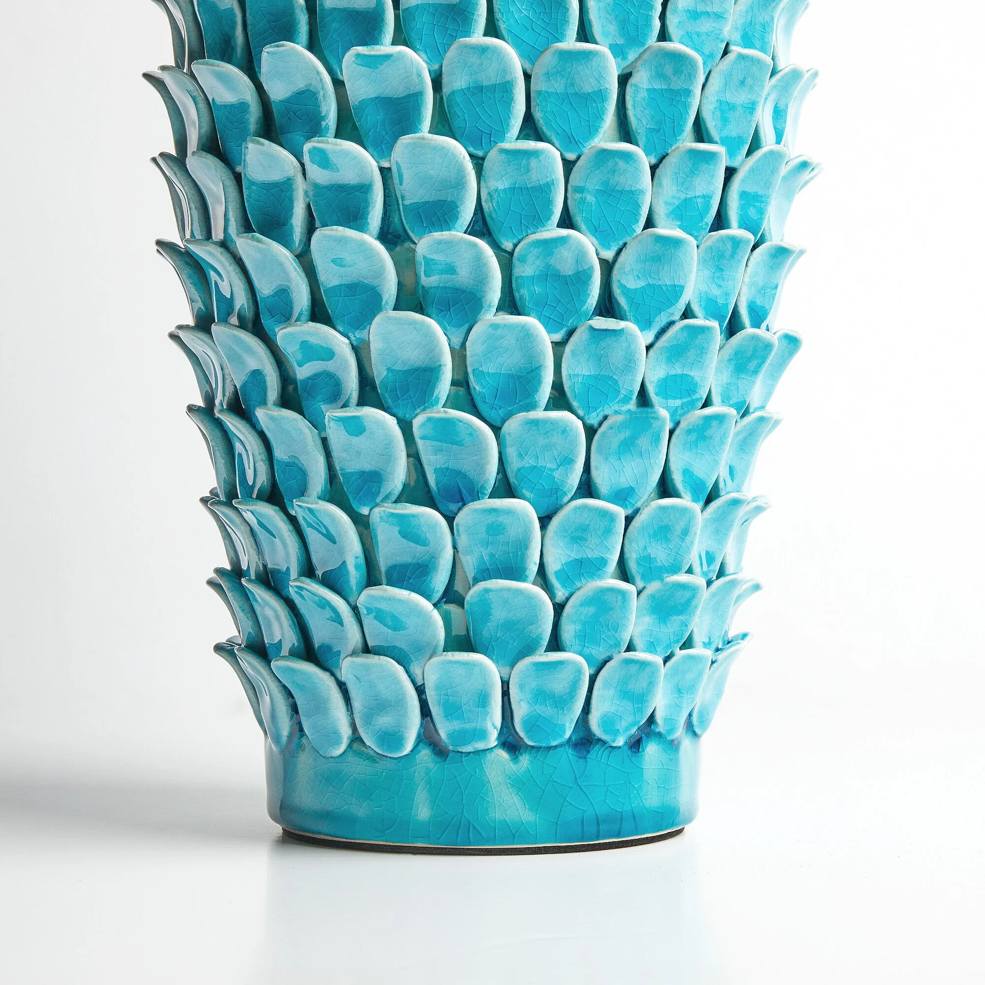 Smaller Stucco table lamp in turquoise - Image 7