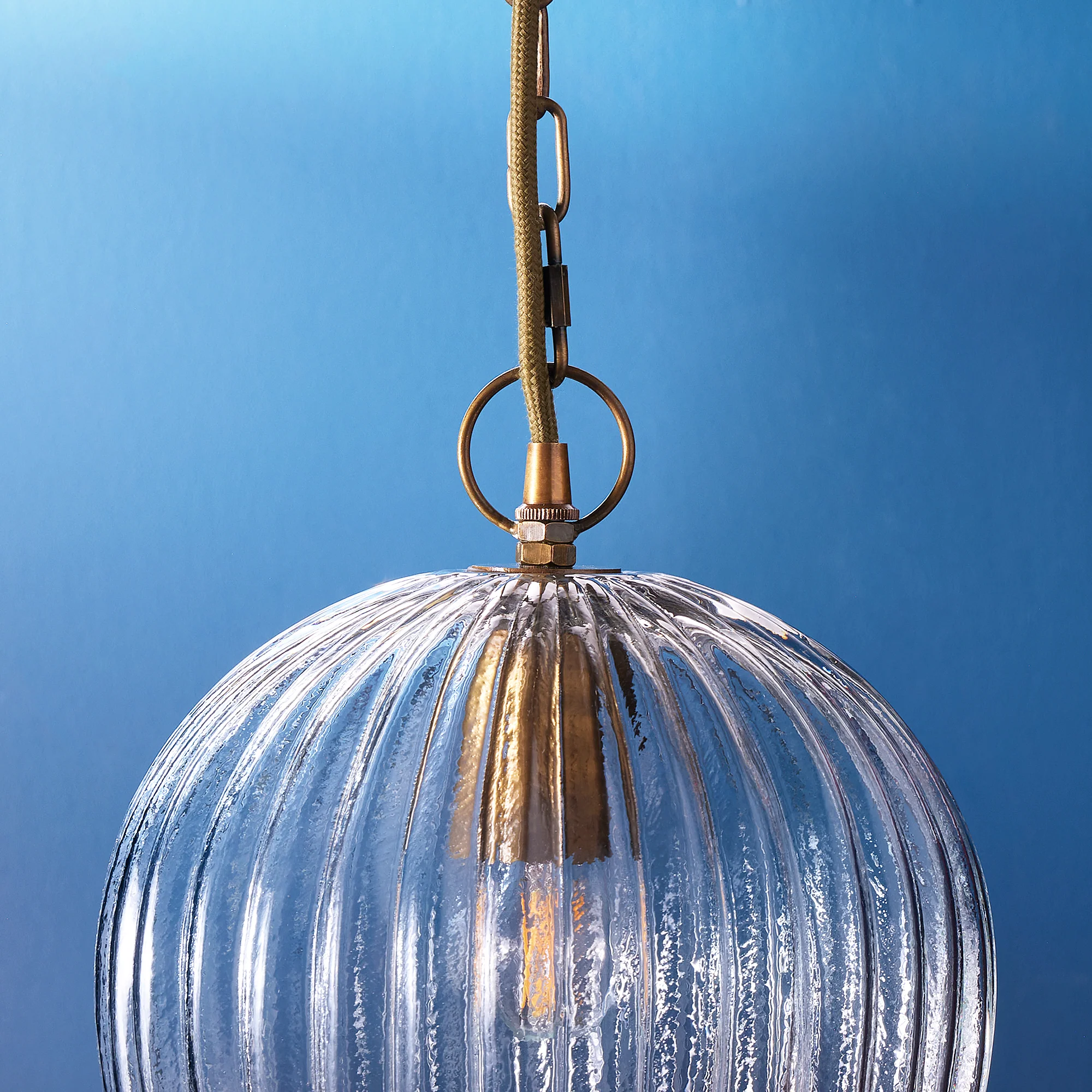 Smallest Bastille pendant in clear glass - Image 7
