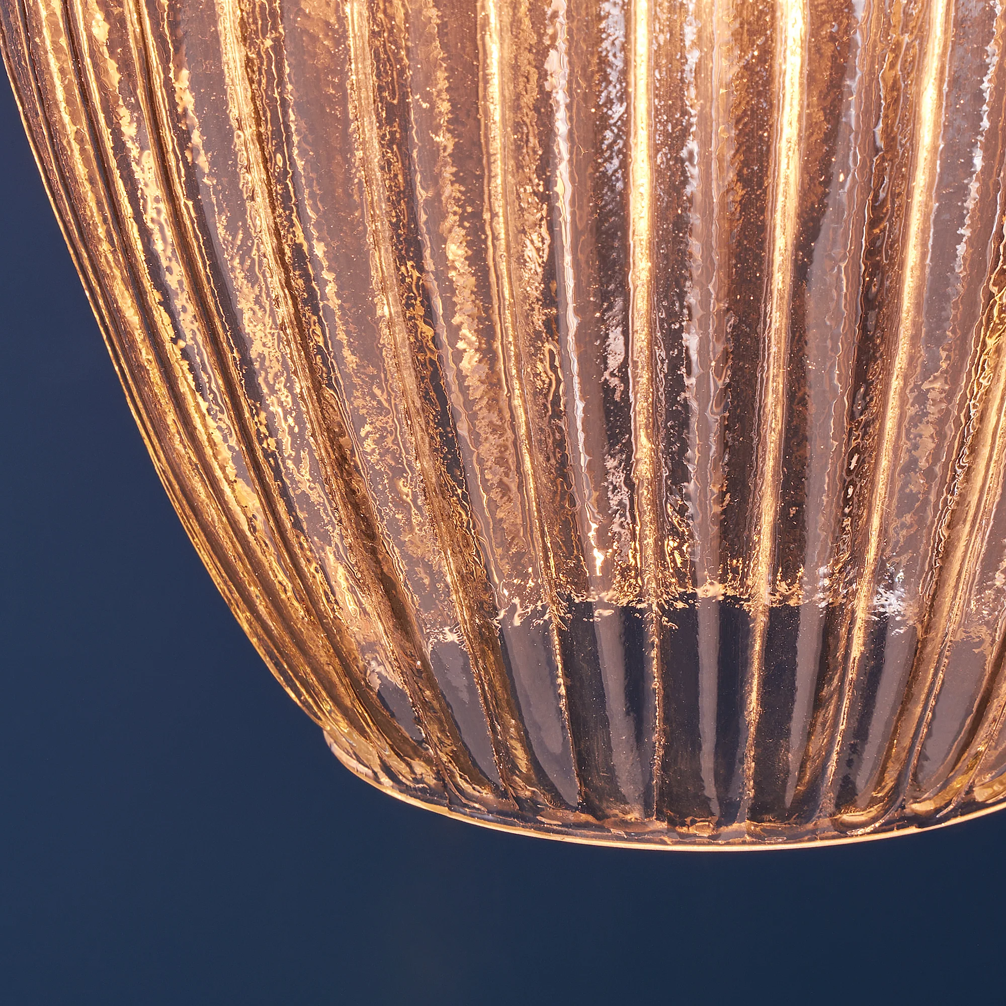 Smallest Bastille pendant in clear glass - Image 8