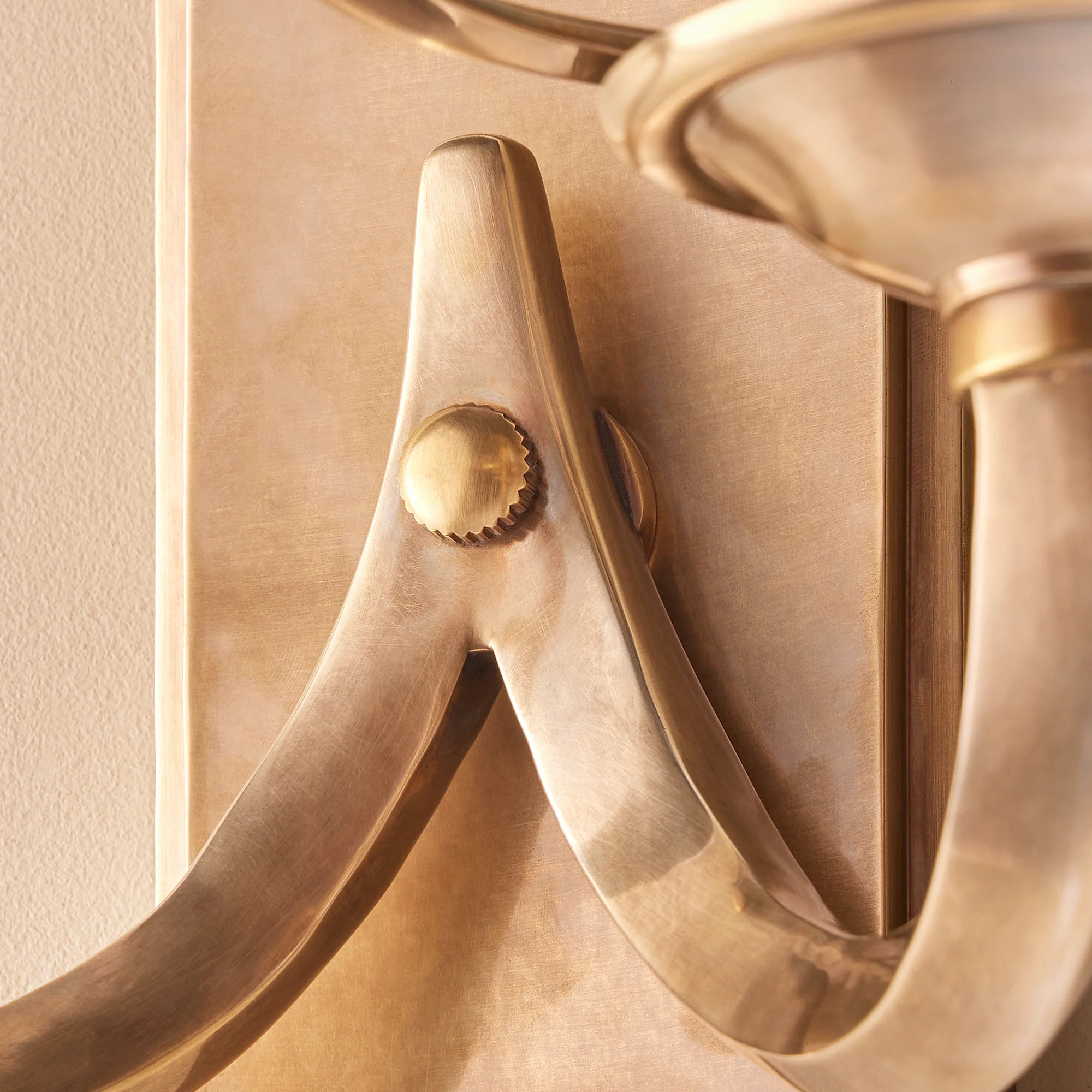 Sovana wall light in aged brass with glass shades - Image 6