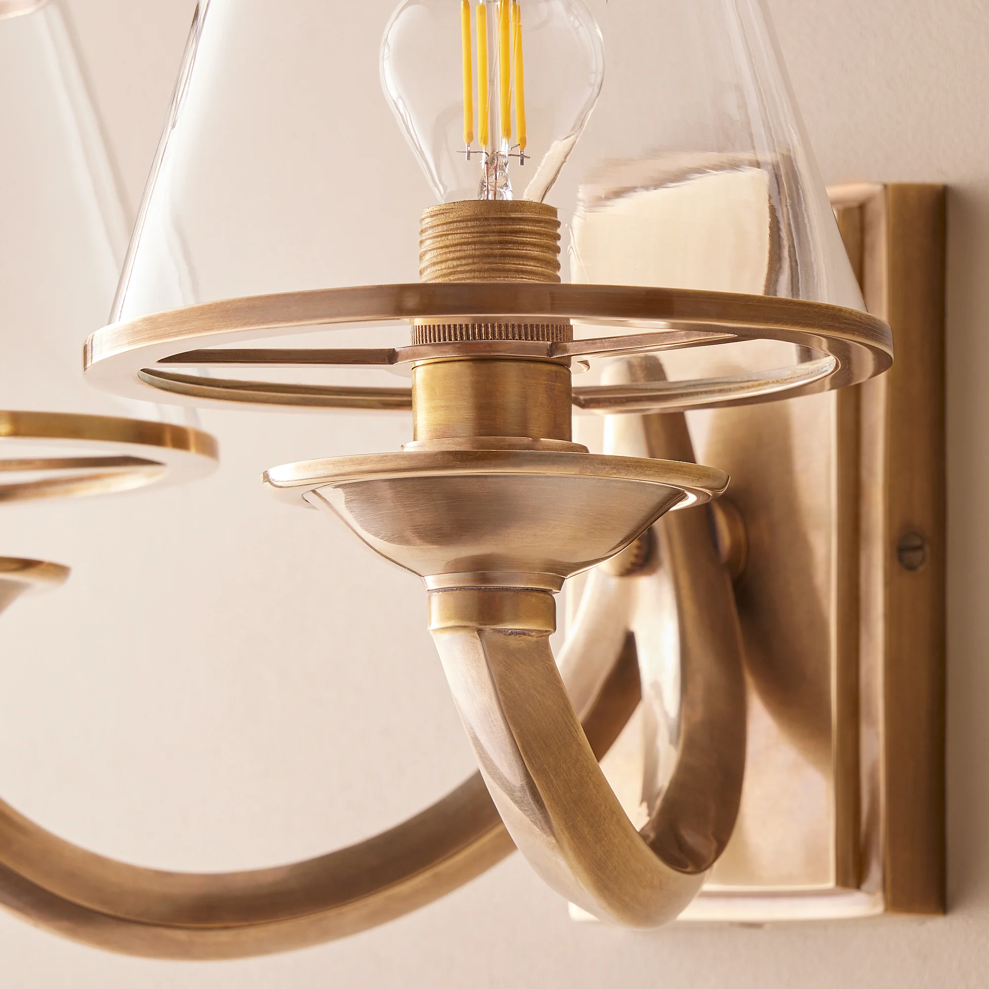 Sovana wall light in aged brass with glass shades - Image 9