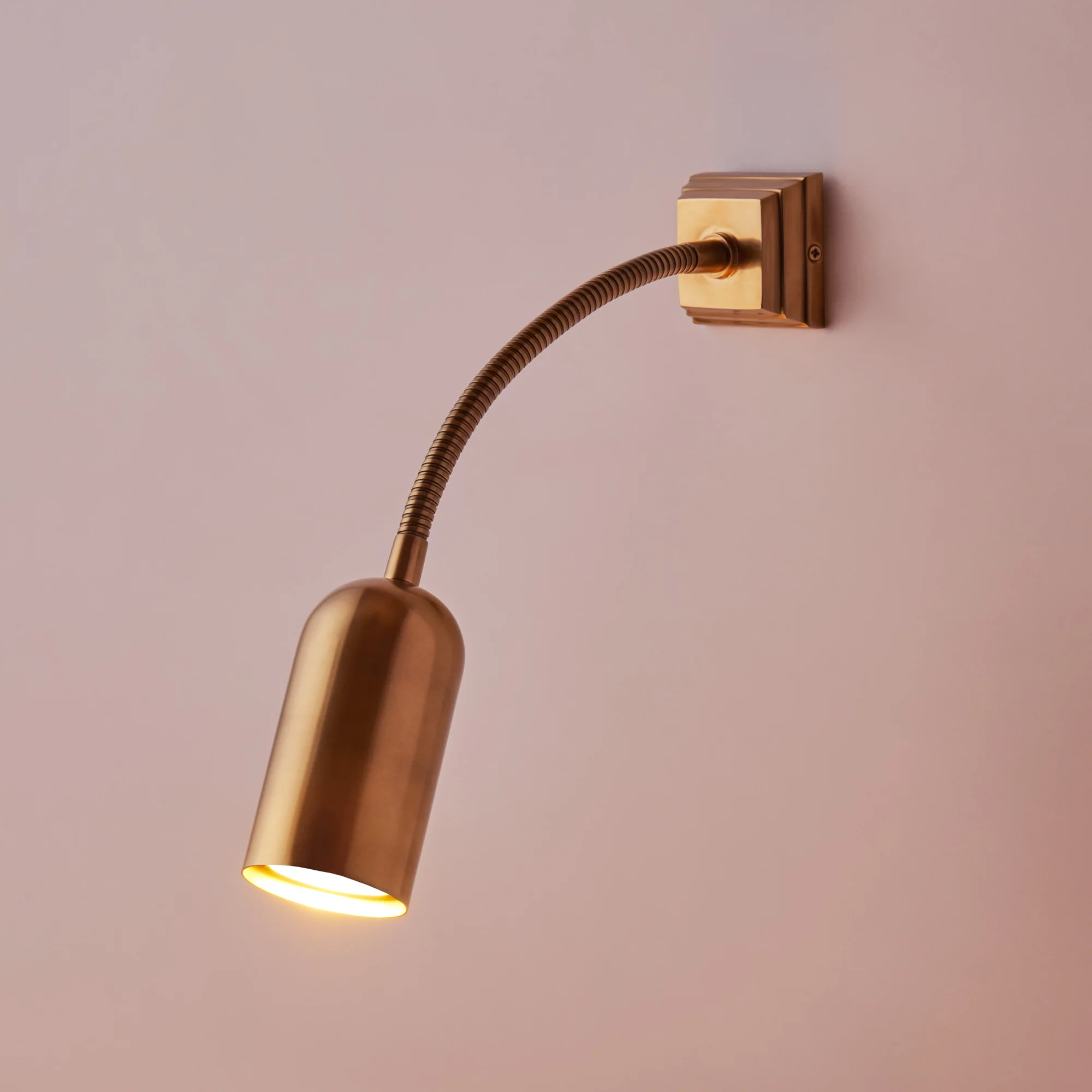 Spencer wall light in brass - Image 3