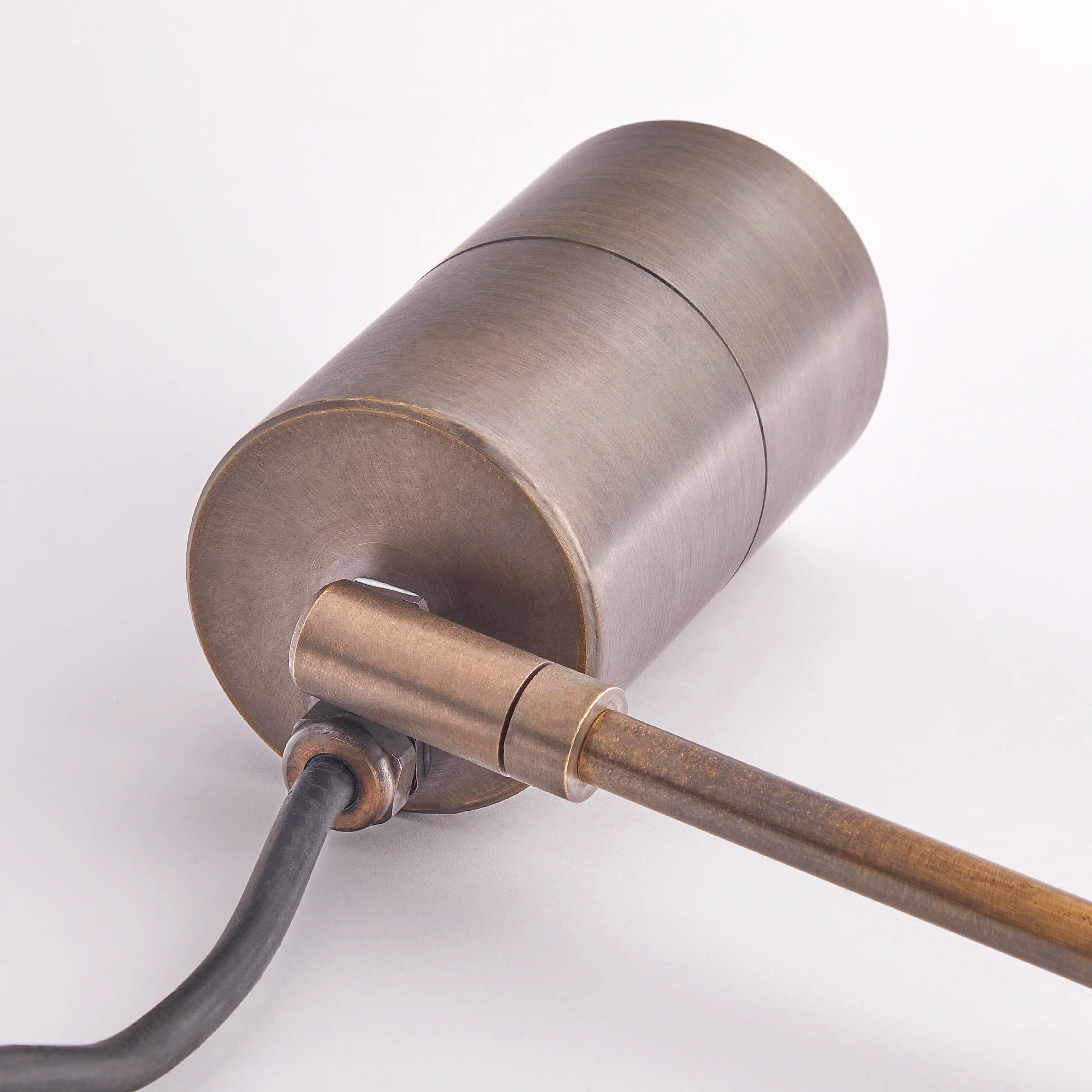 Spikey ip65 long body spike light in bronze - Image 5