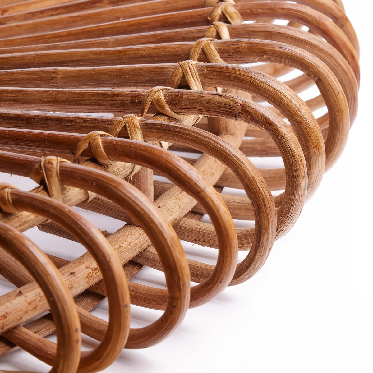 Spirali mirror in natural rattan - Image 5