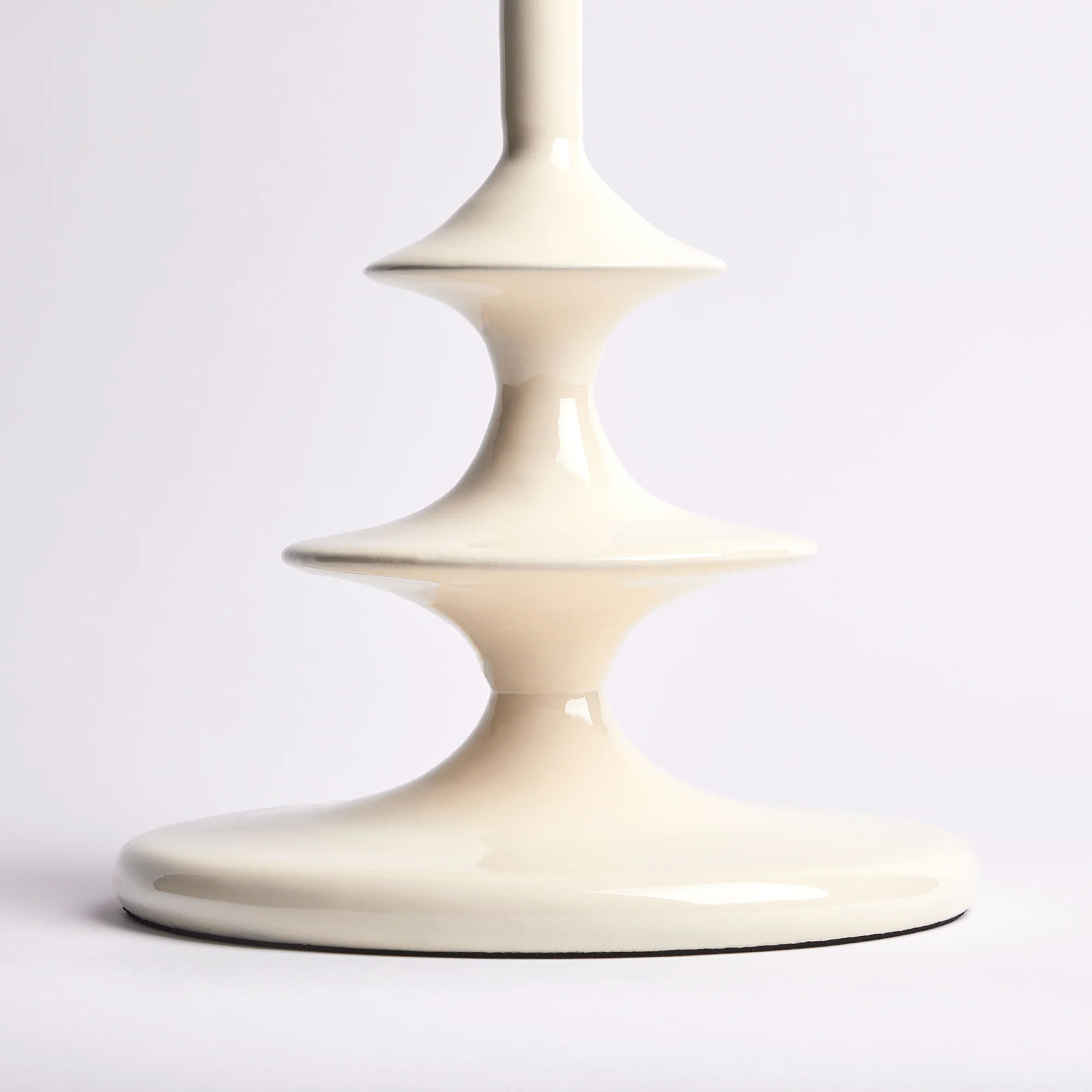Squiffle table lamp in white lacquered wood - Image 10