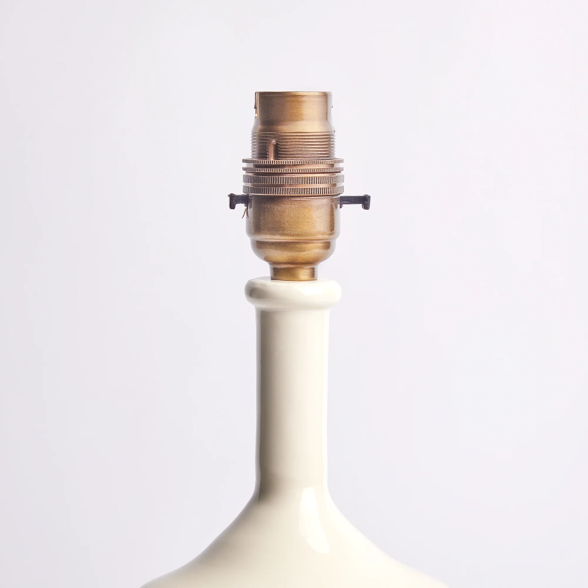Squiffle table lamp in white lacquered wood - Image 4