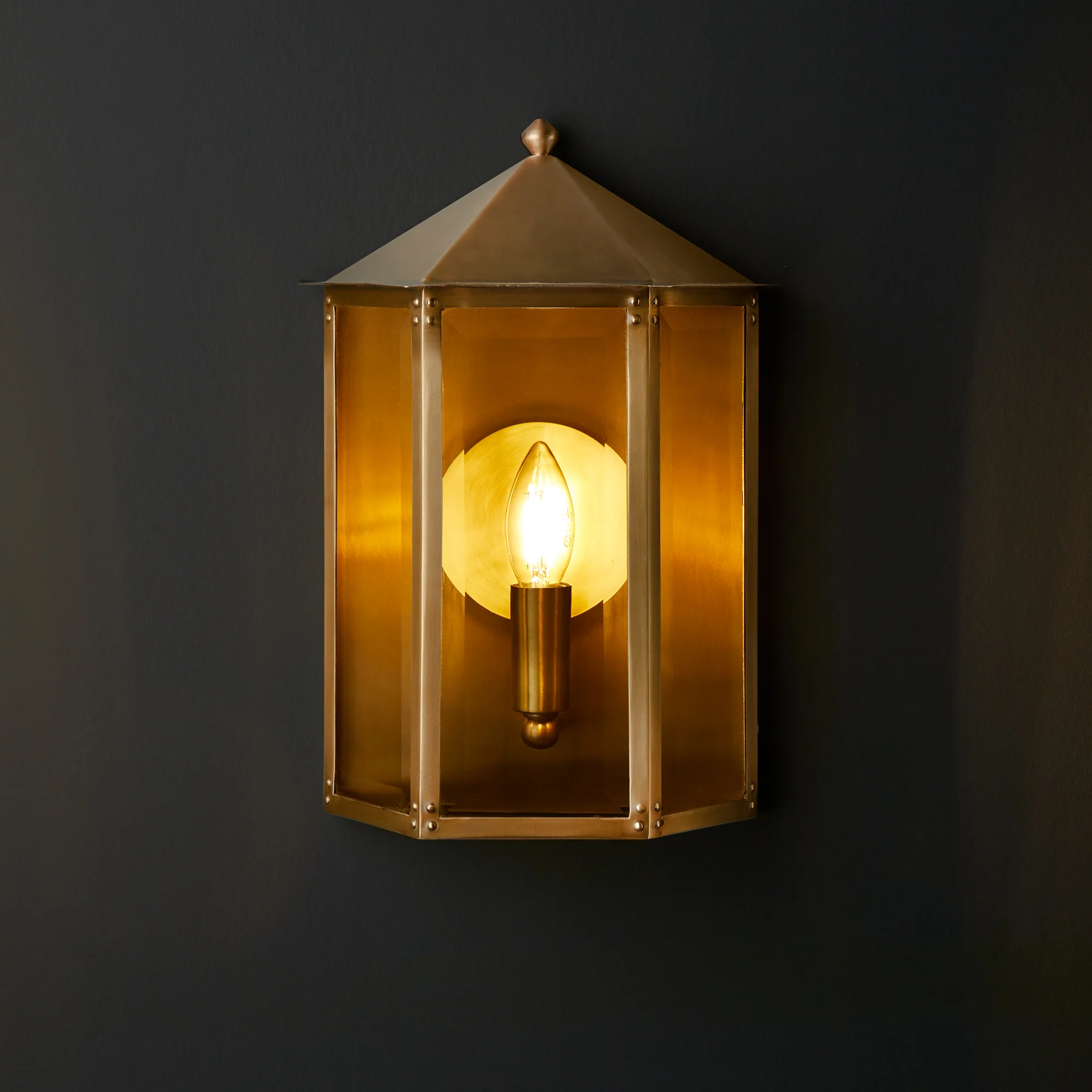 St Ives IP44 exterior wall light with brass reflector in antique brass - Image 9