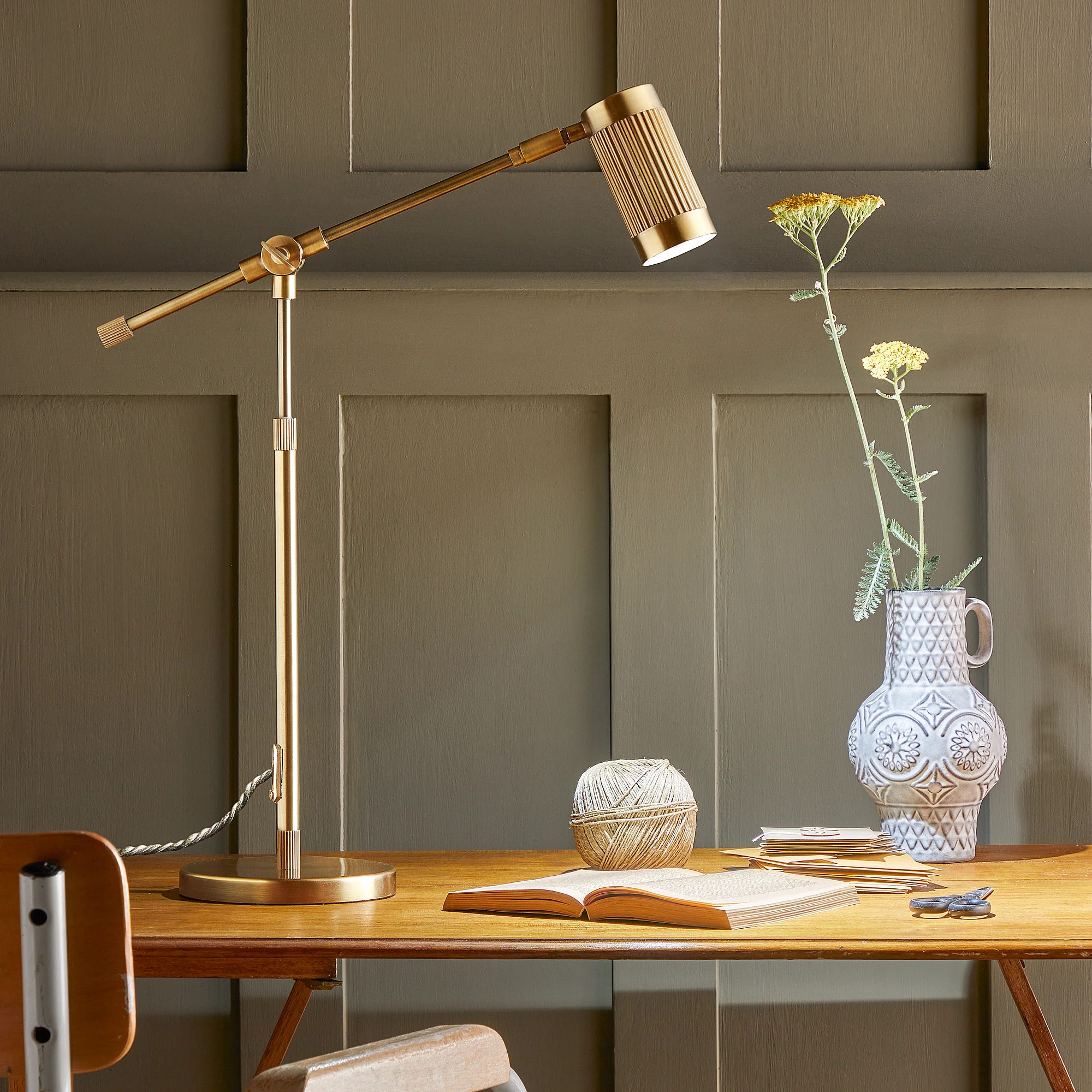 Stilt desk lamp in antiqued brass - Image 2