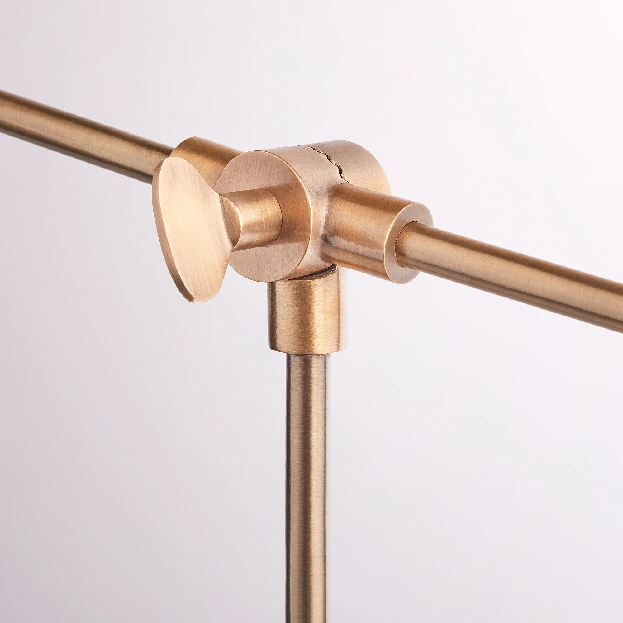 Stilt desk lamp in antiqued brass - Image 6