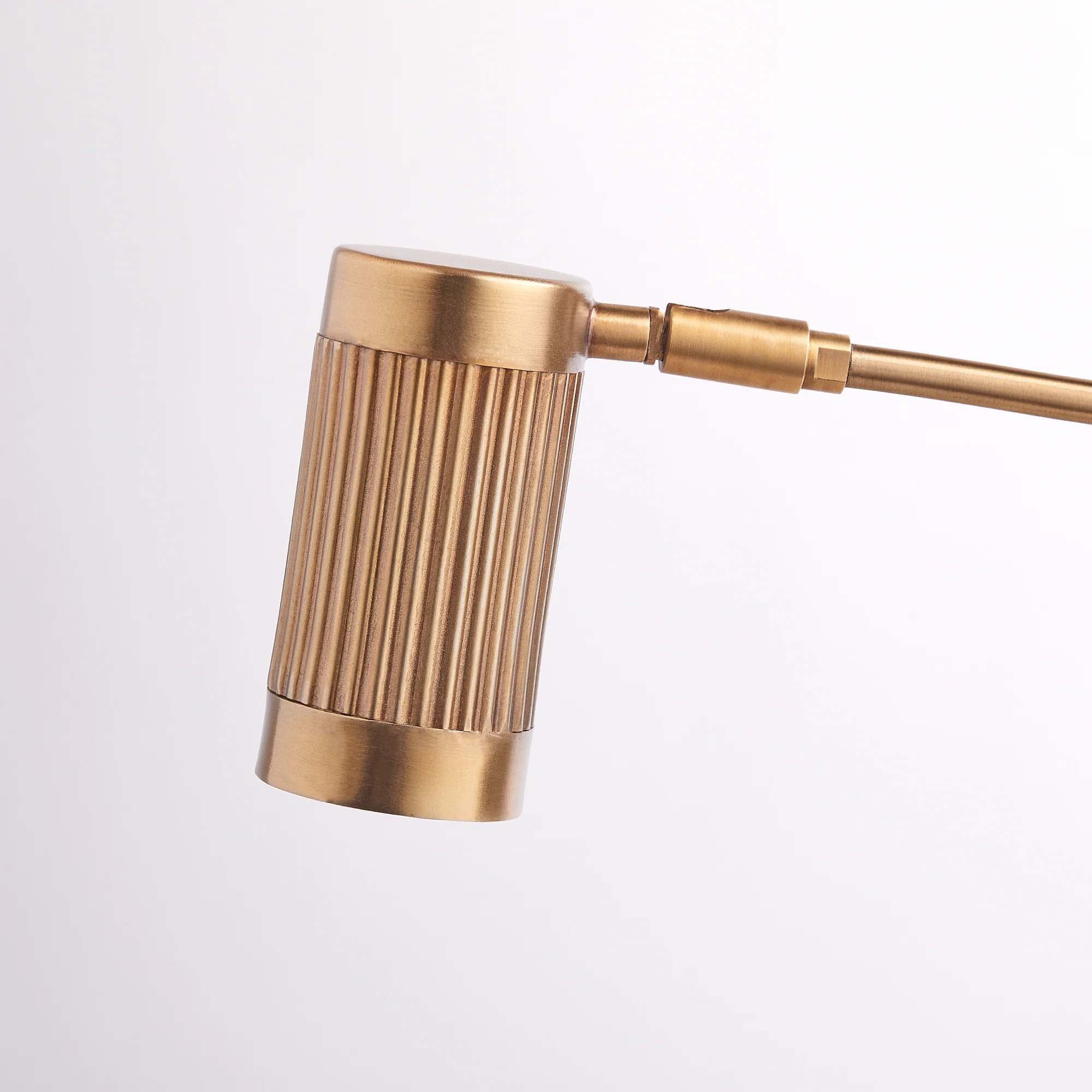 Stilt desk lamp in antiqued brass - Image 7