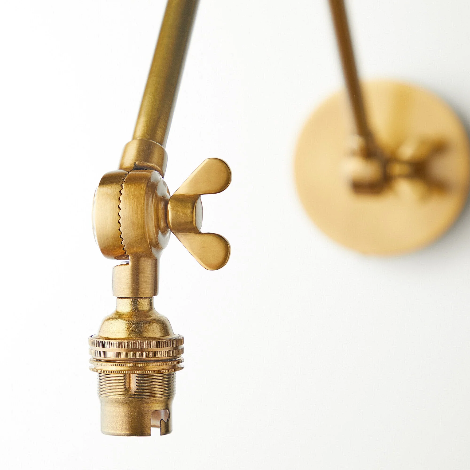 Stork wall fitting in antiqued brass - Image 6