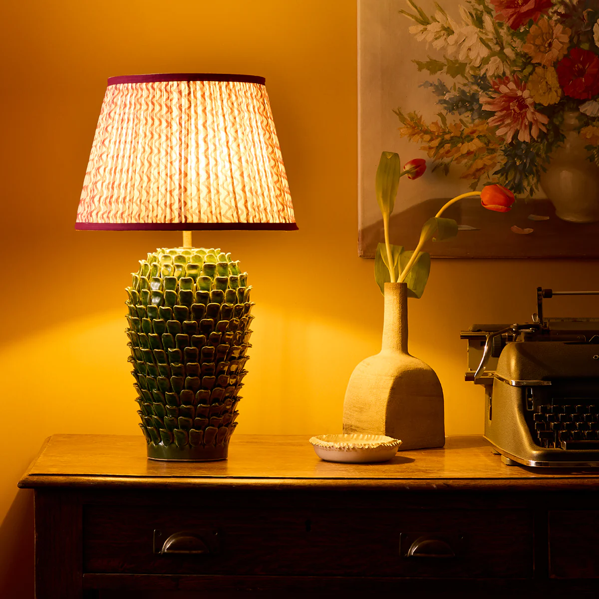Regular Stucco table lamp in Emerald - Image 2