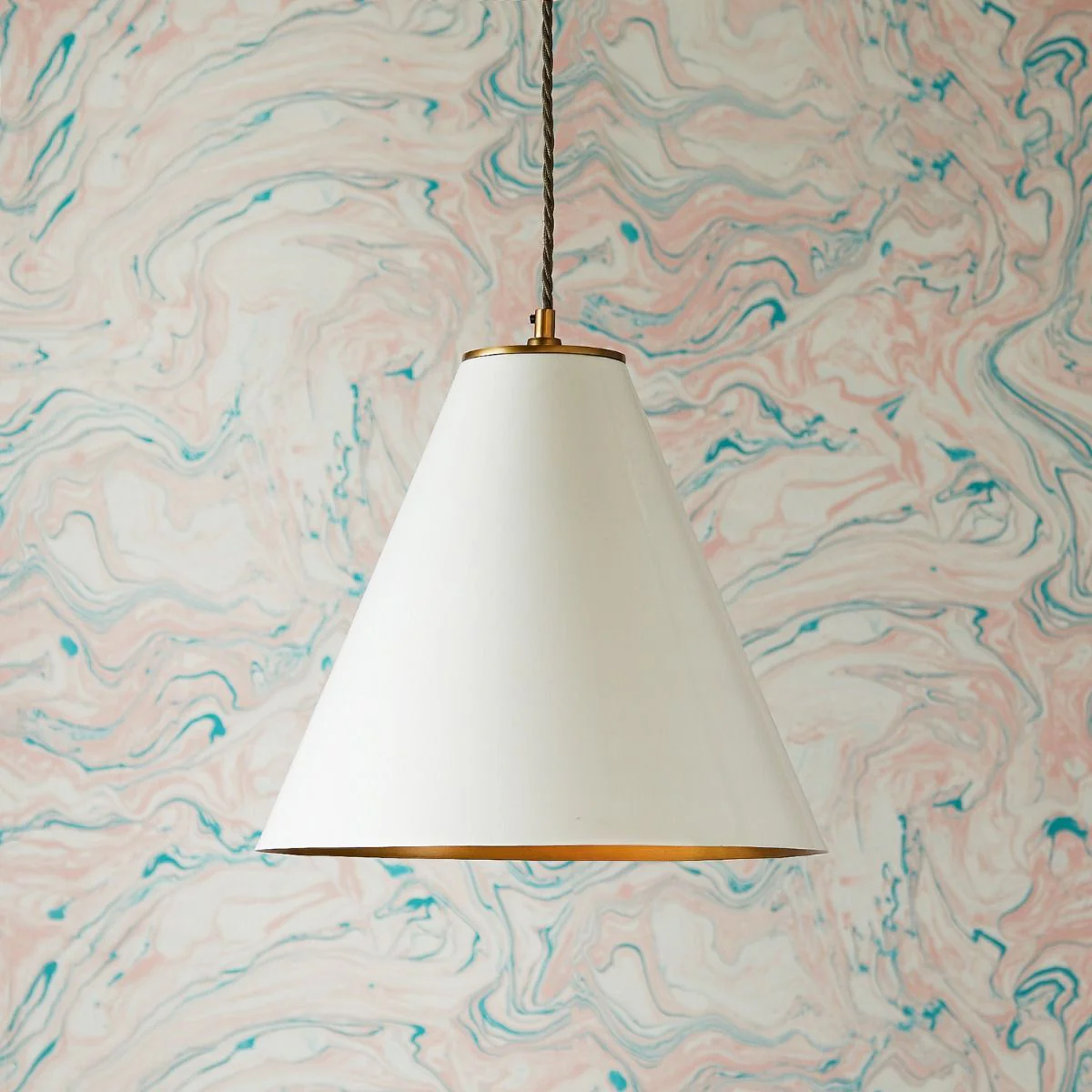 Super Stanley pendant in glossy white with brass interior - Image 2