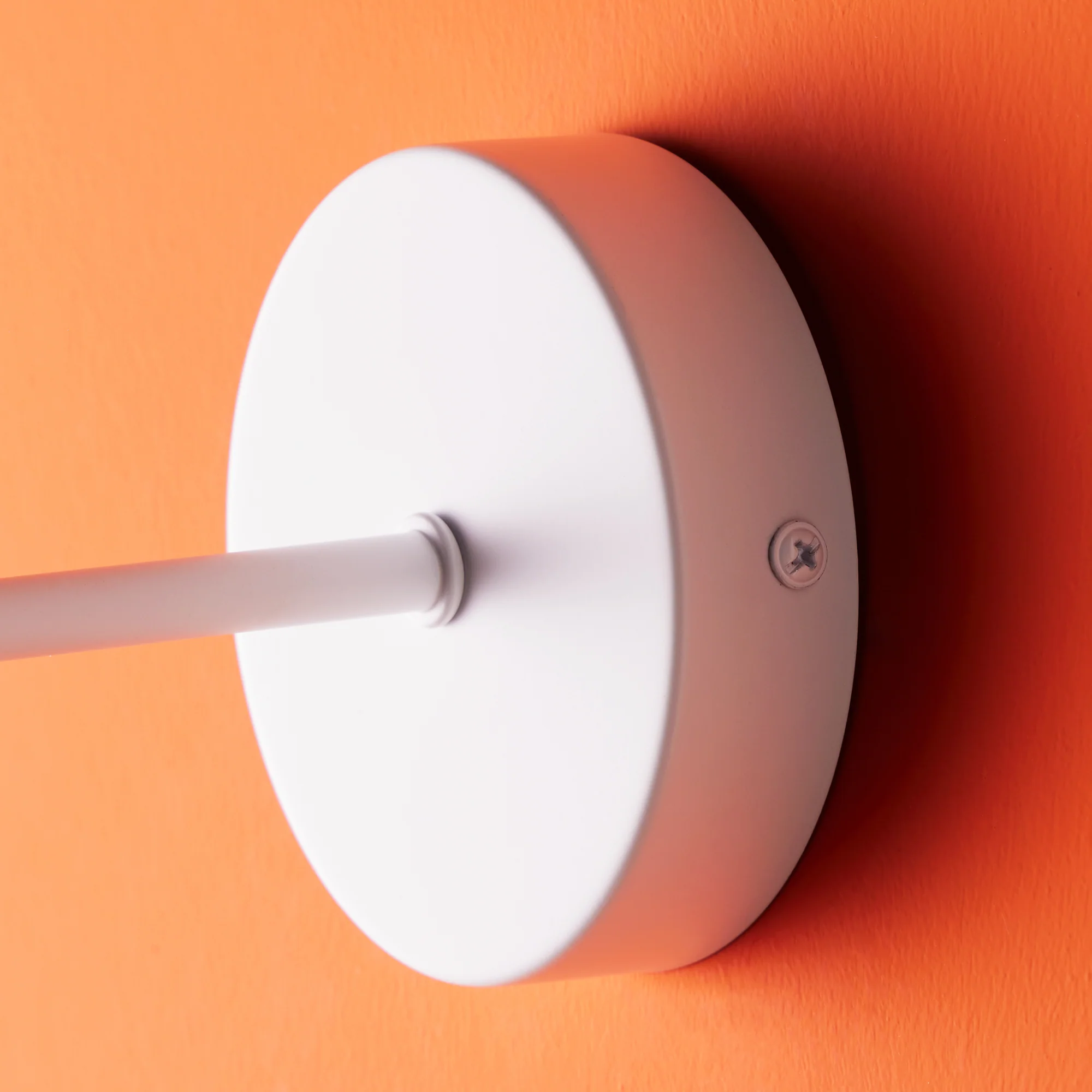 Sway wall light in white - Image 4