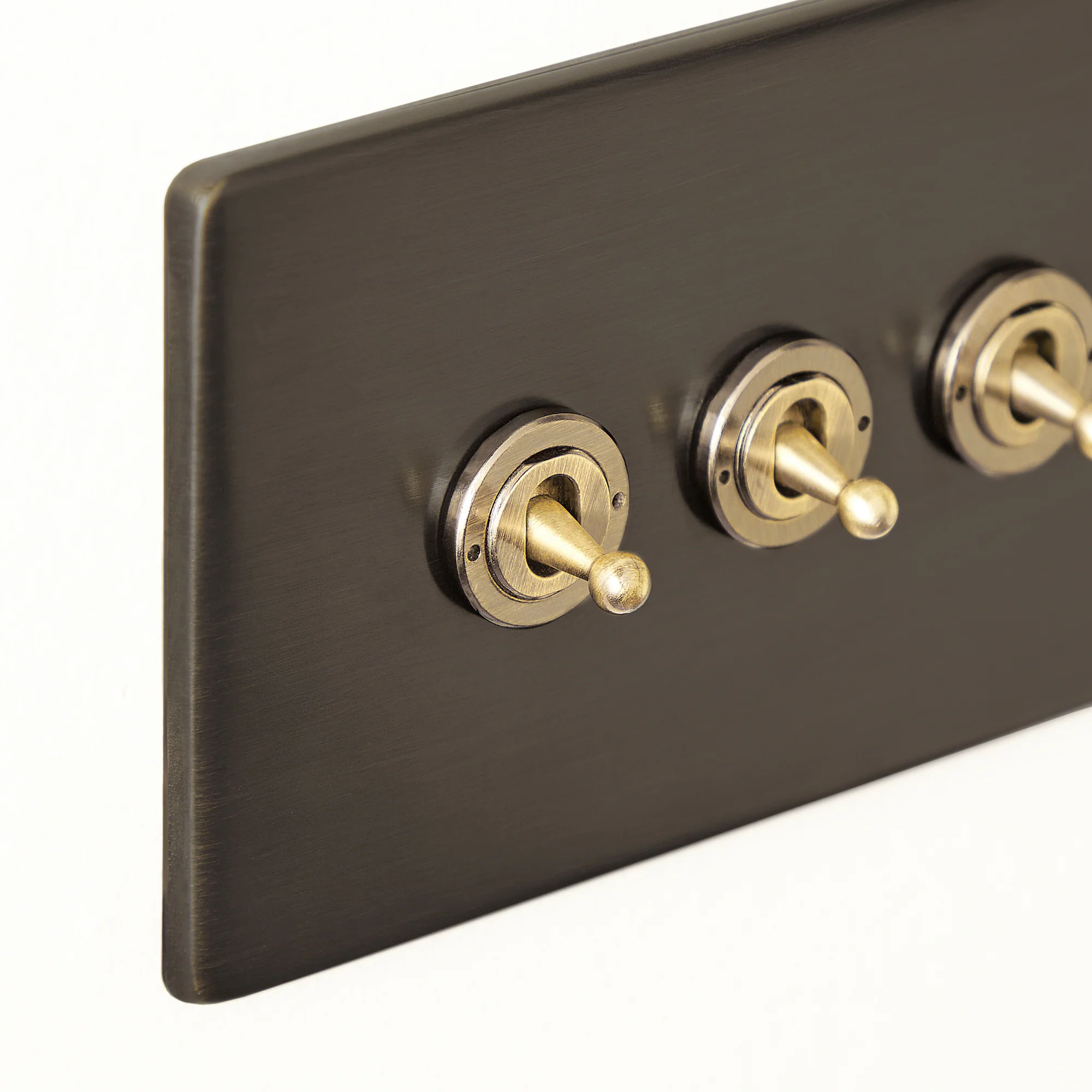 Three gang 2 way Florence toggle switch in bronze - Image 4