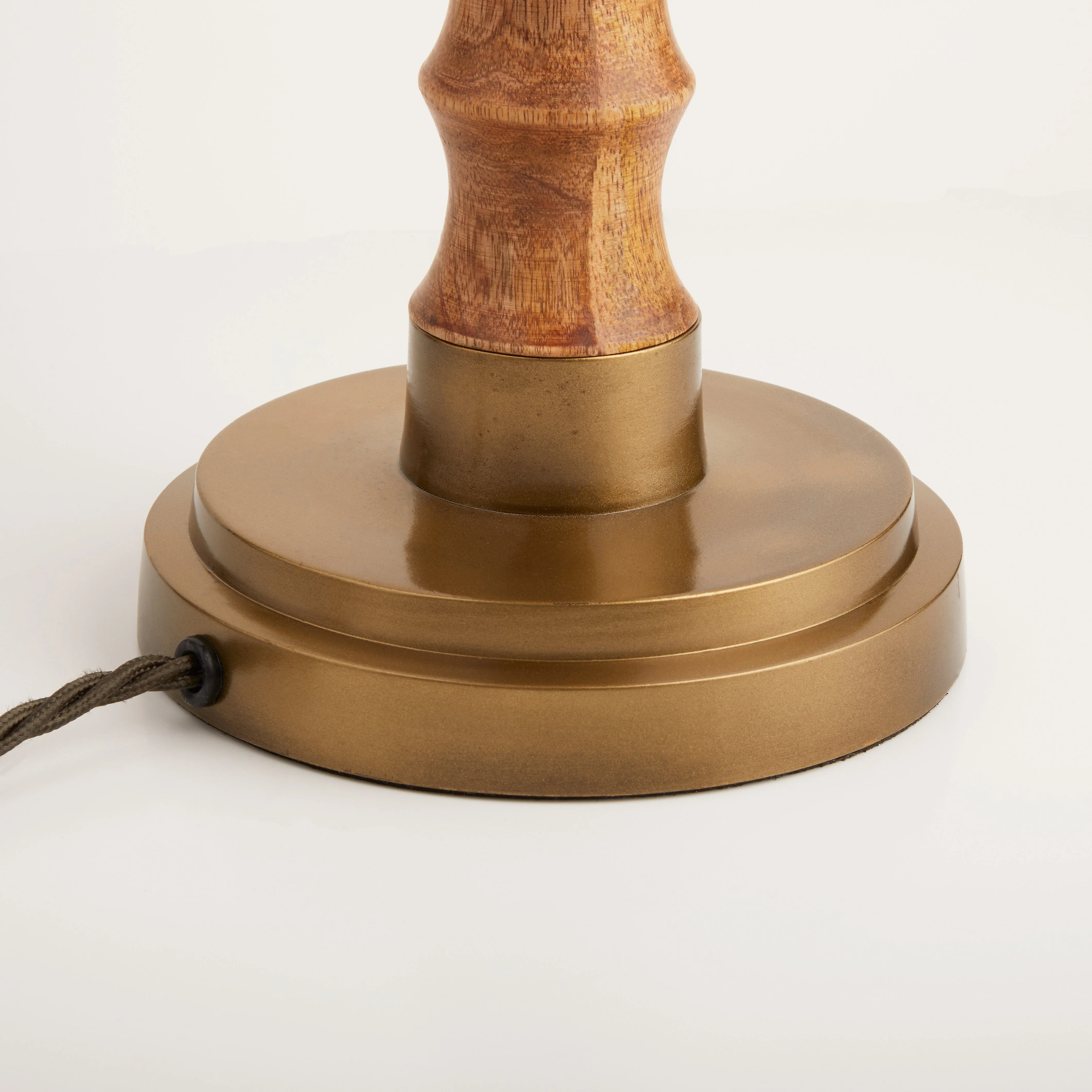 Tinto table lamp in natural wood and antique brass - Image 7
