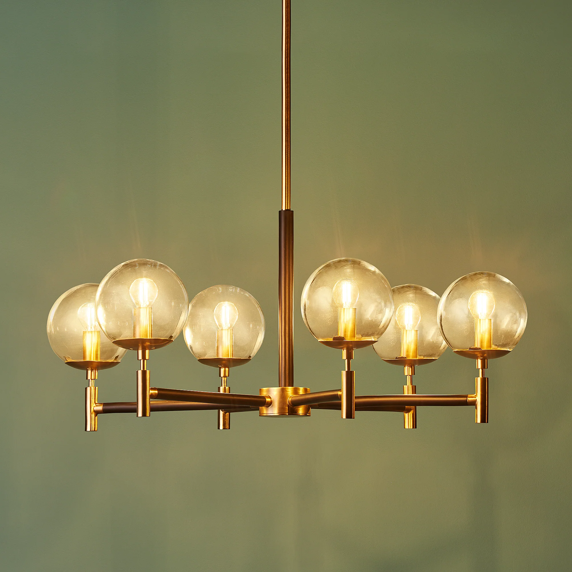 Tom chandelier in black and brushed gold - Image 4