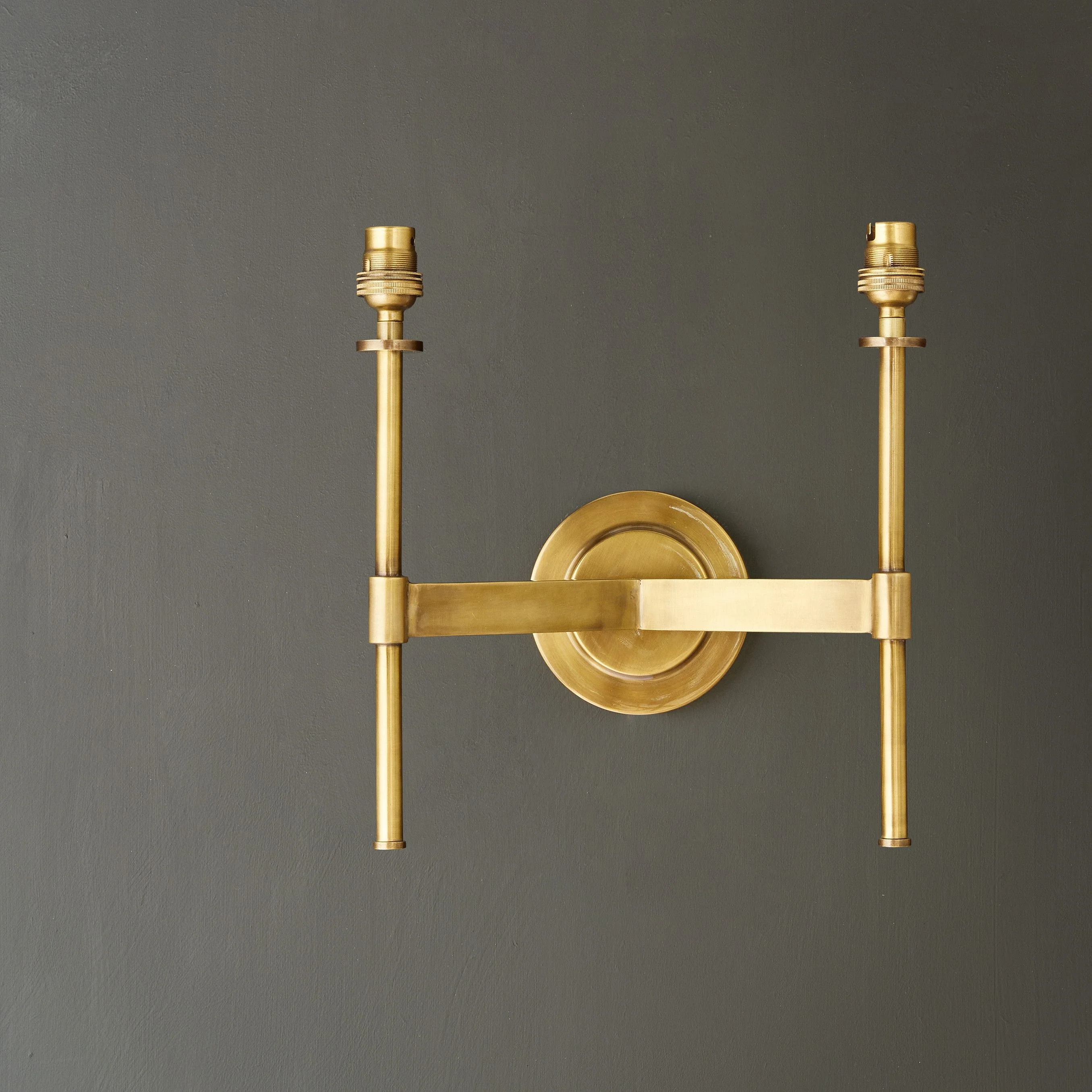 Tremmers double wall fitting in antique brass - Image 5