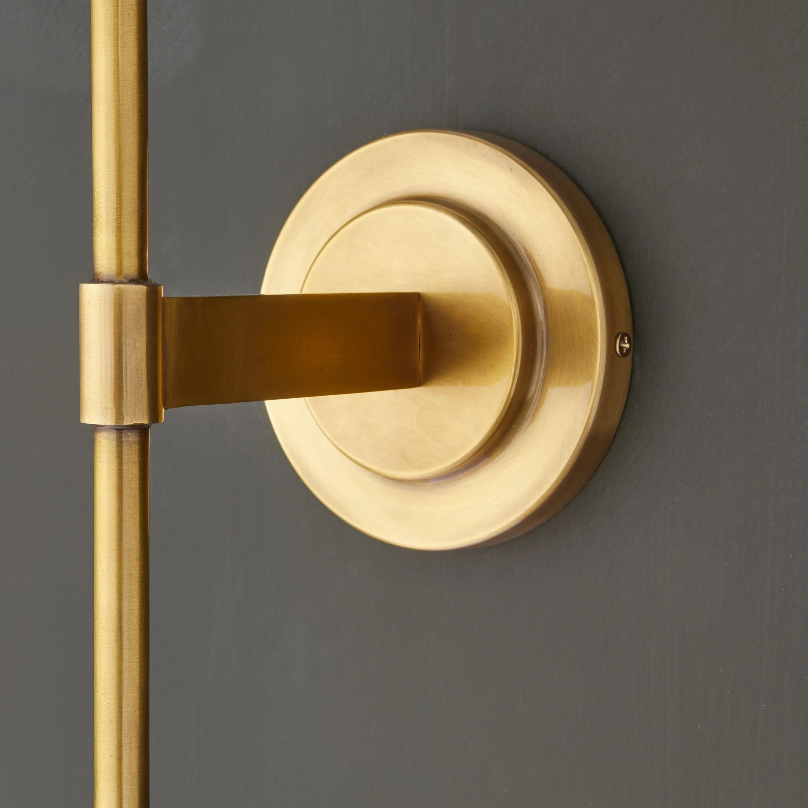 Tremmers wall fitting in antique brass - Image 3