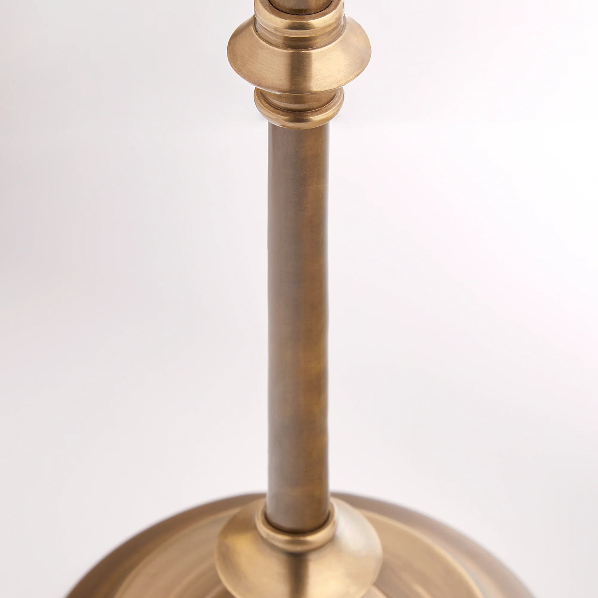 Trindle table lamp in brass - Image 5