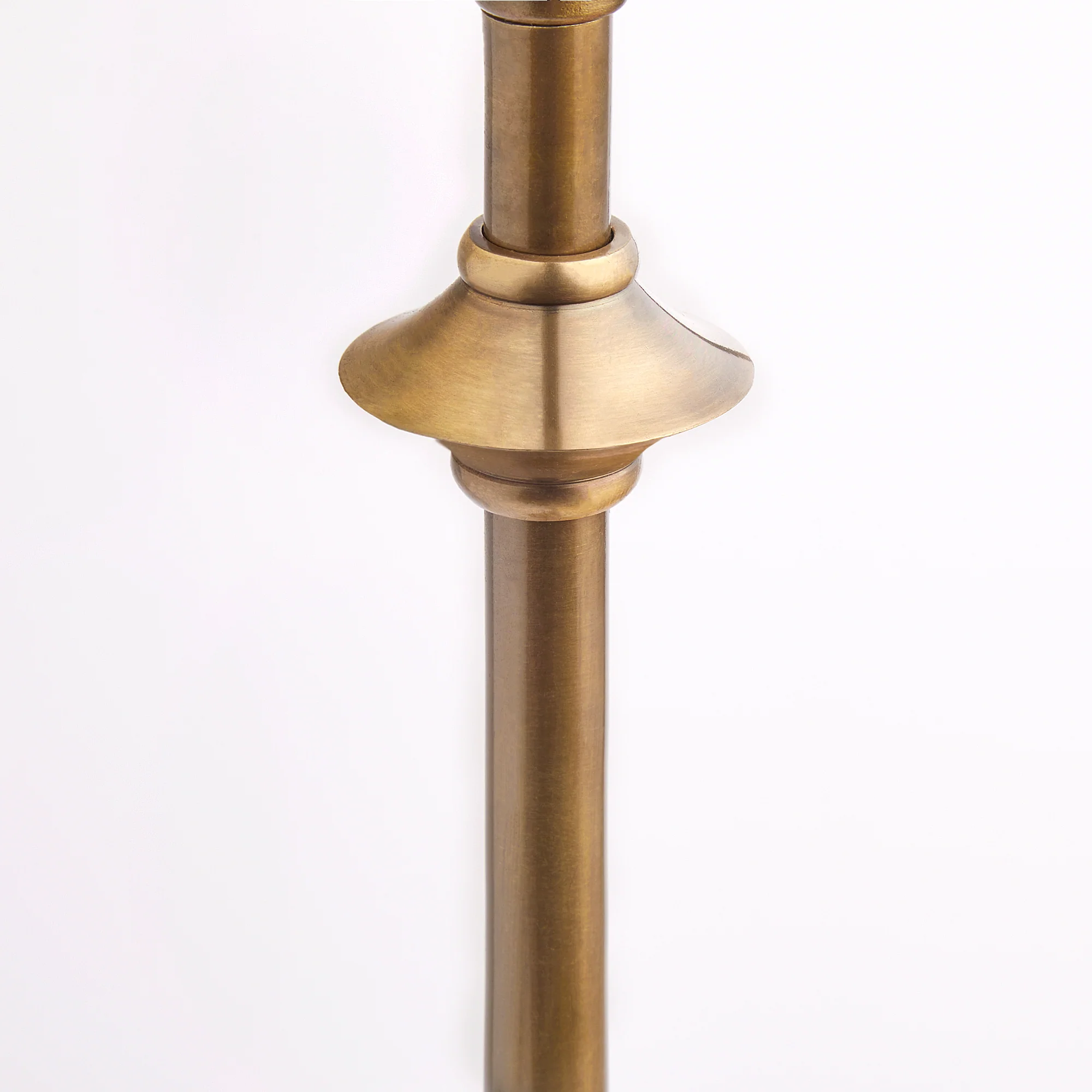 Trindle table lamp in brass - Image 6