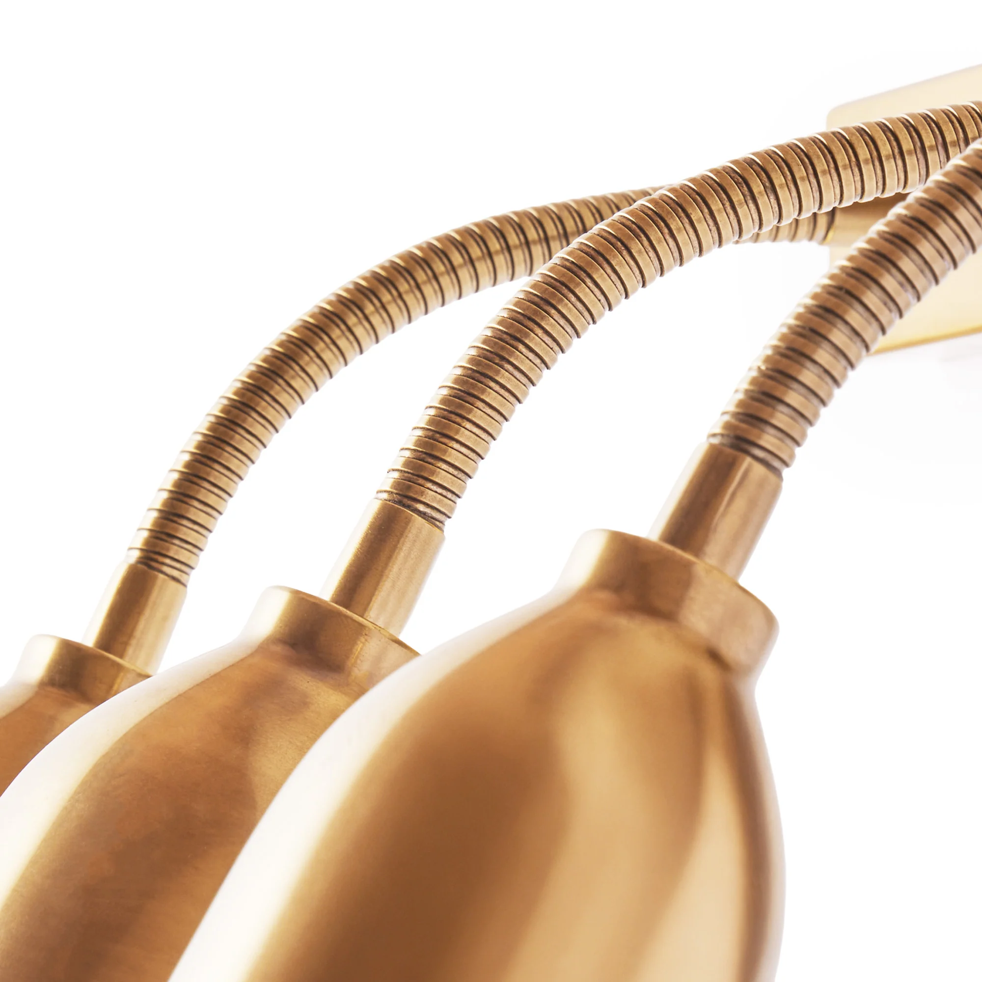 Triple Bendy Pick wall light in brass - Image 9