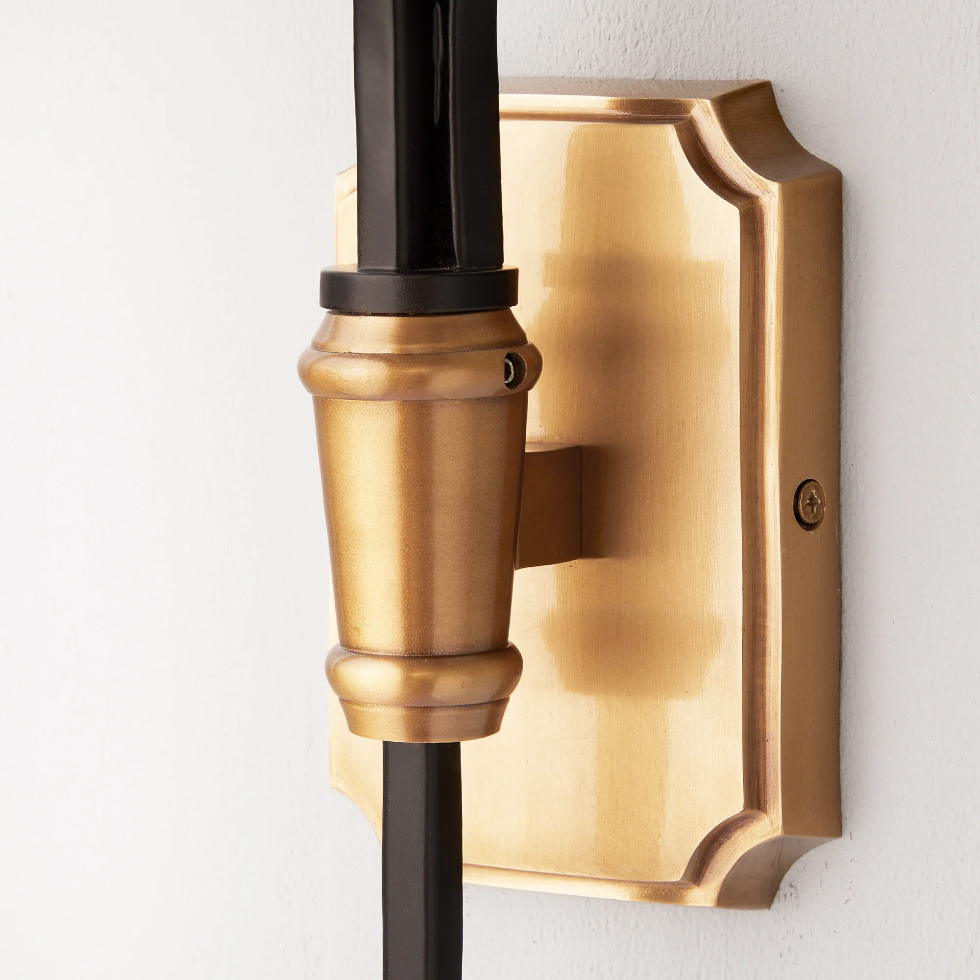 Triple Besidem wall fitting in antique brass - Image 3