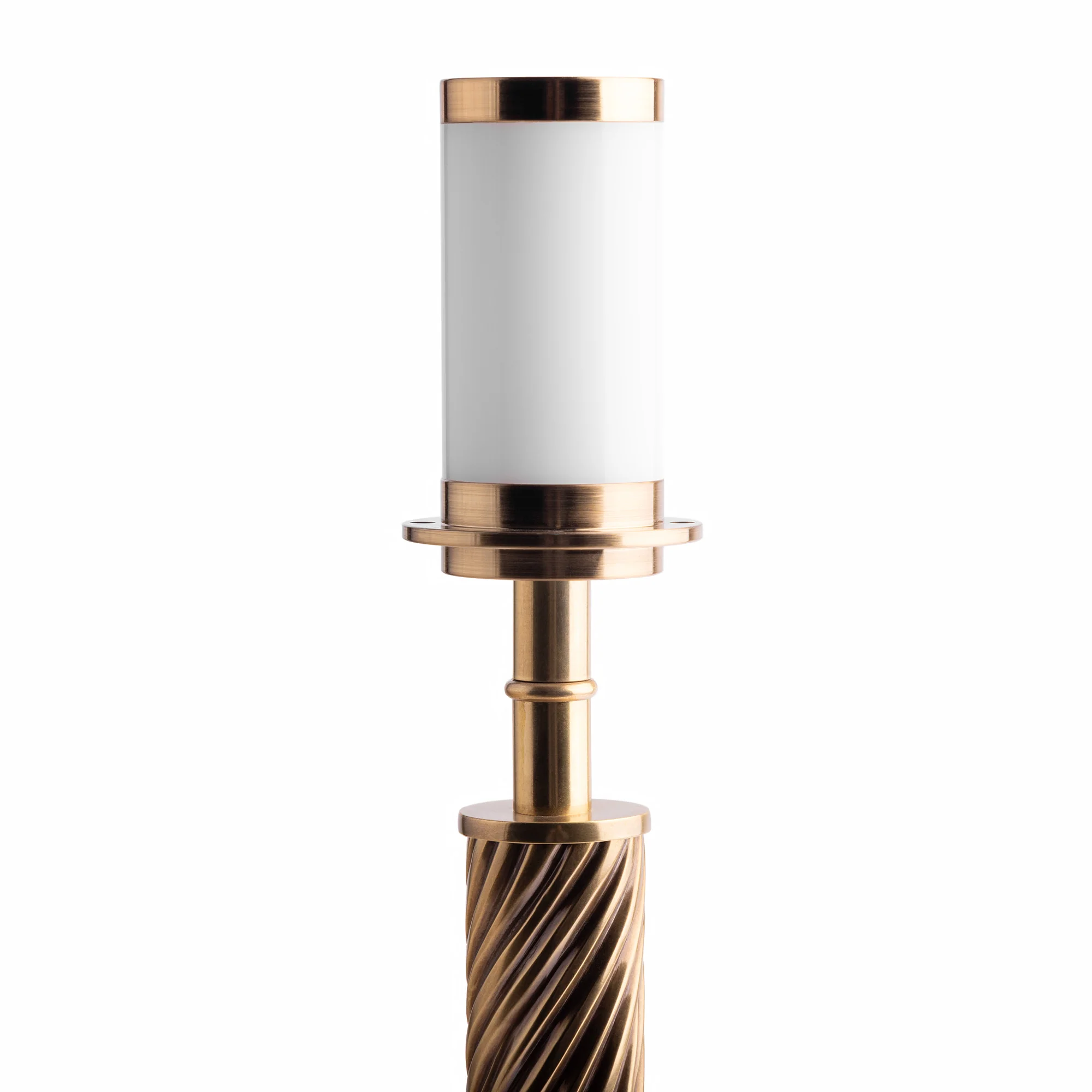 Trysting rechargeable table lamp in brass - Image 9
