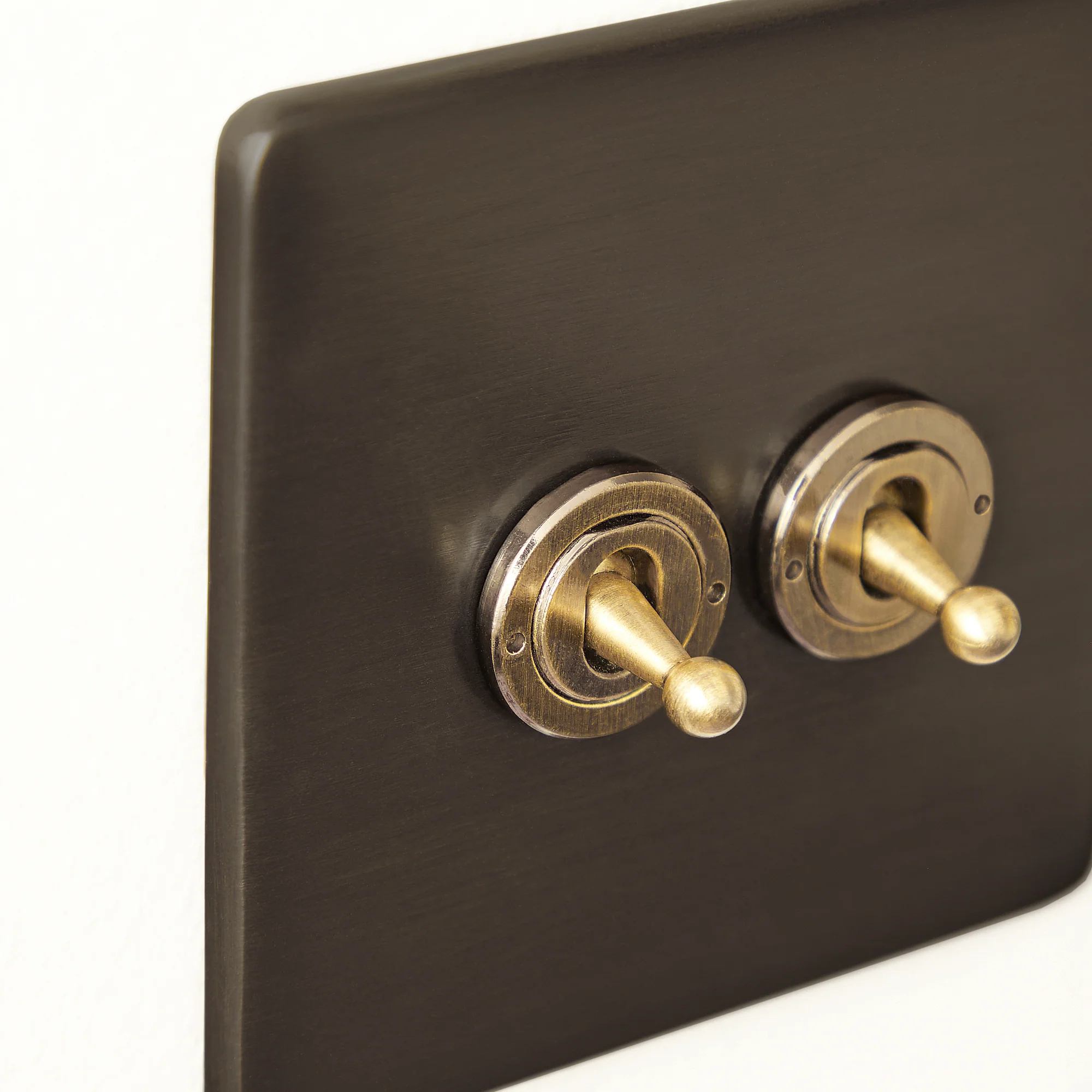 Two gang intermediate Florence toggle switch in bronze - Image 4