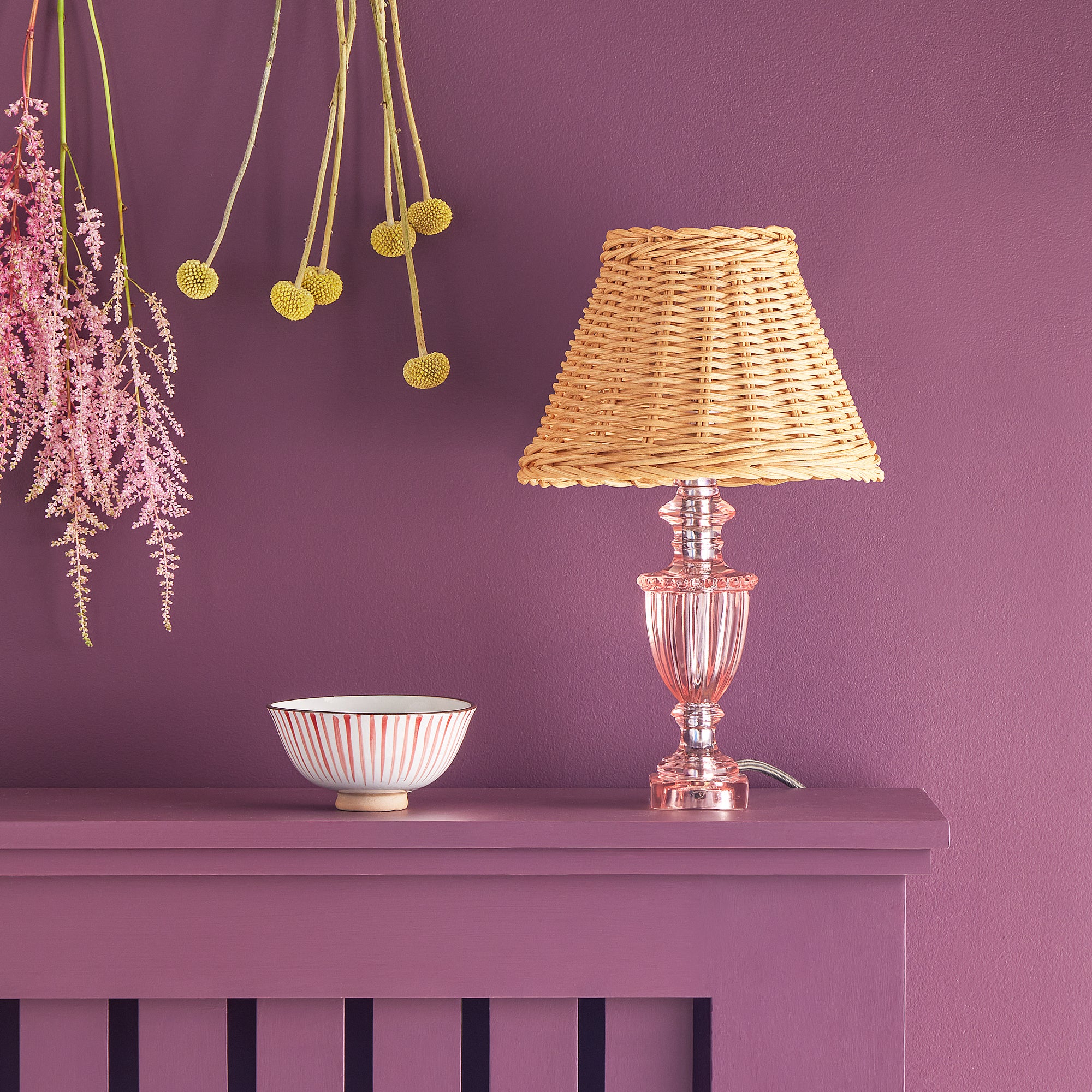 Urnie bedside lamp in blush pink resin