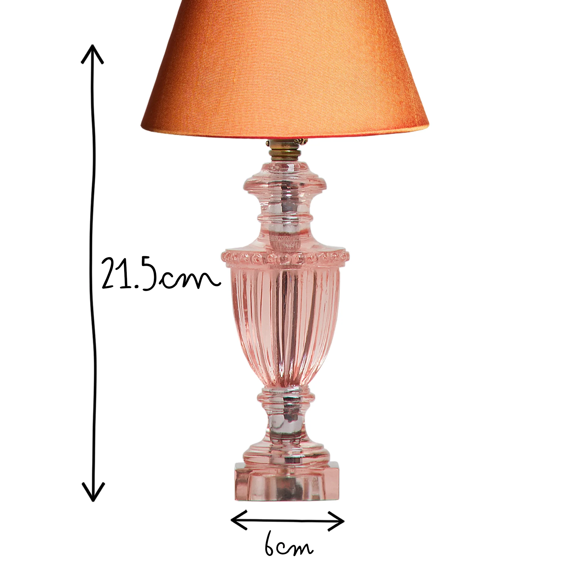 Urnie bedside lamp in blush pink resin - Image 10