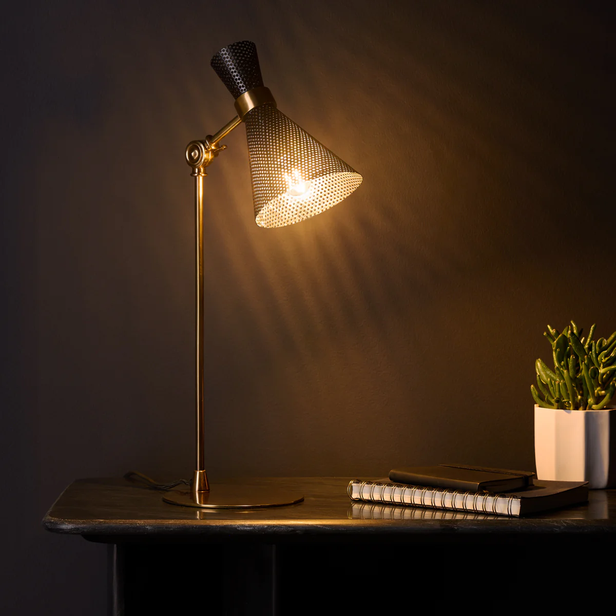 Valiant desk light in black - Image 5
