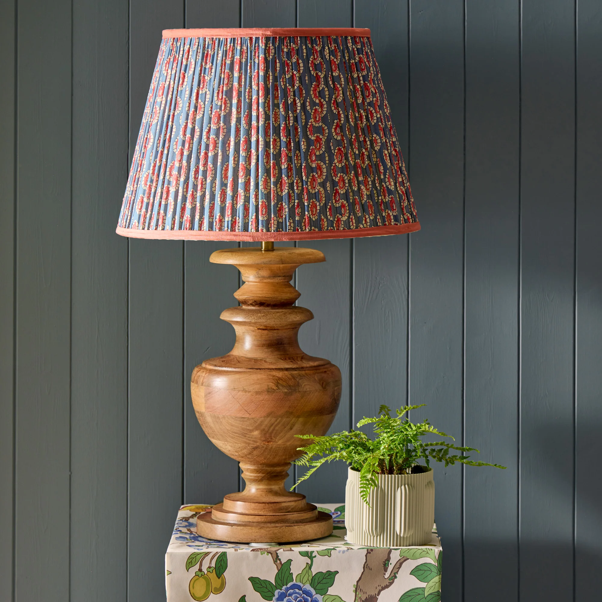 Verona table lamp in burnt wood - Image 4