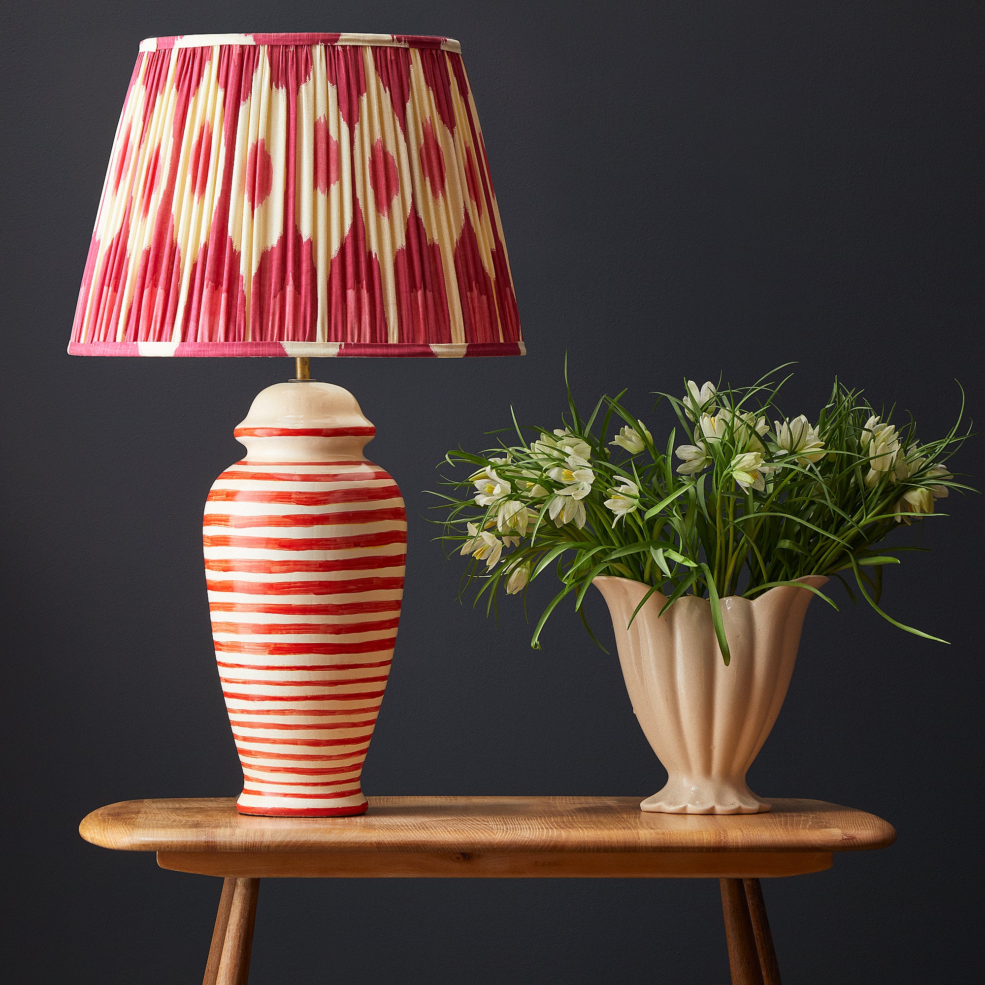 Waldo table lamp with vermillion stripes - Image 7