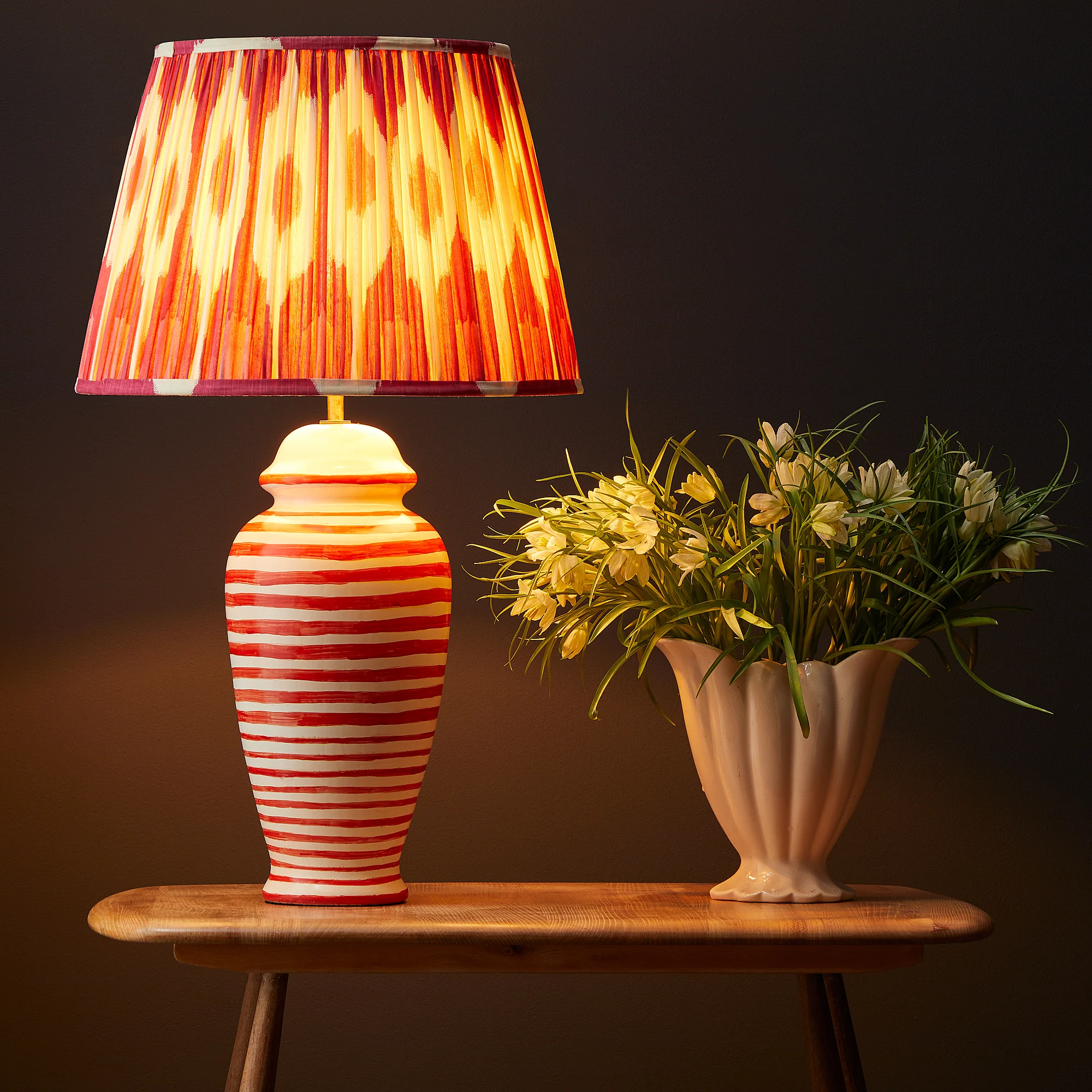 Waldo table lamp with vermillion stripes - Image 8