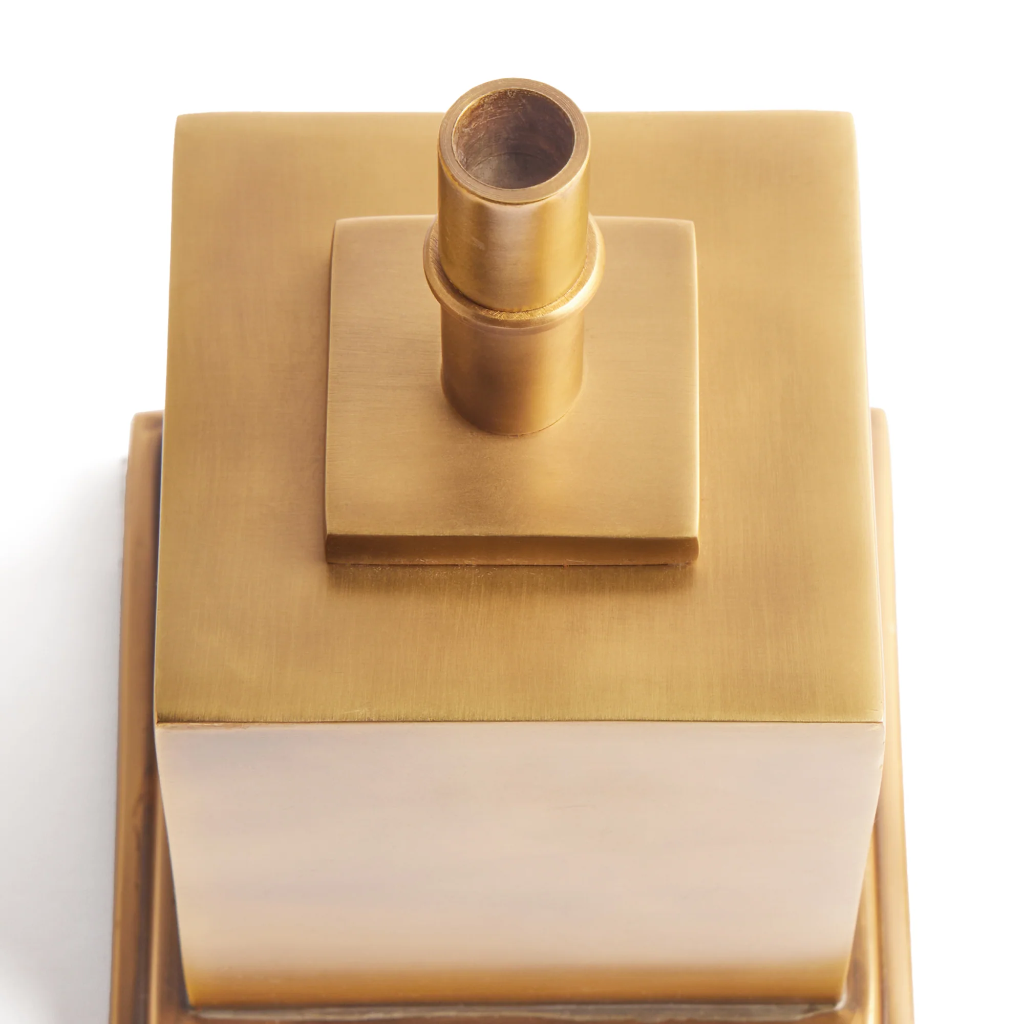 Walter rechargeable table lamp with an antiqued brass finish - Image 10