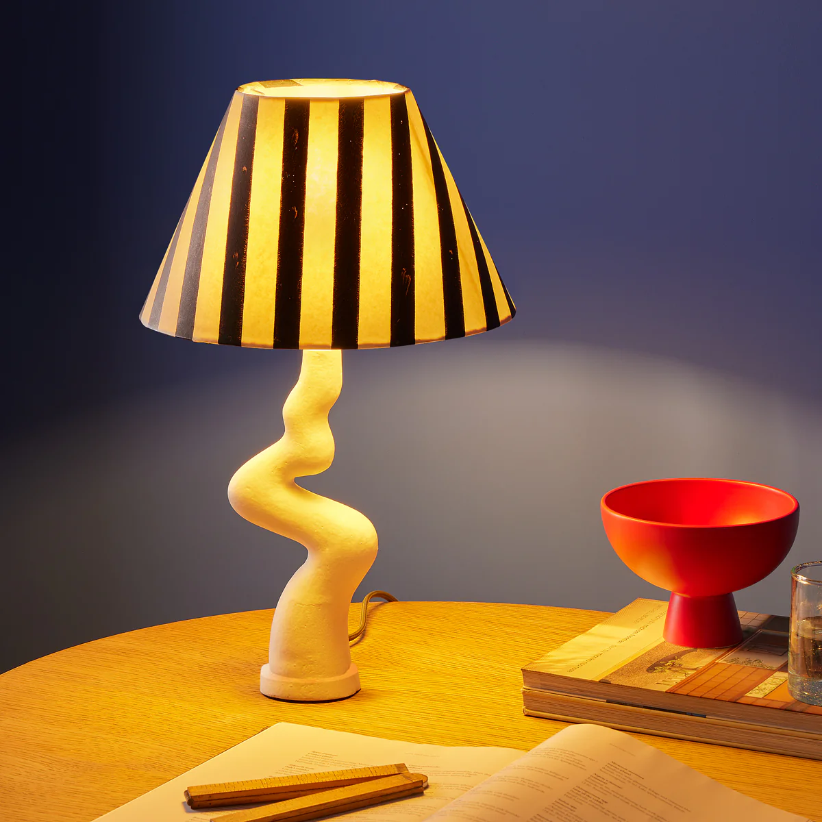 Weiss table lamp in Gesso white - Image 6