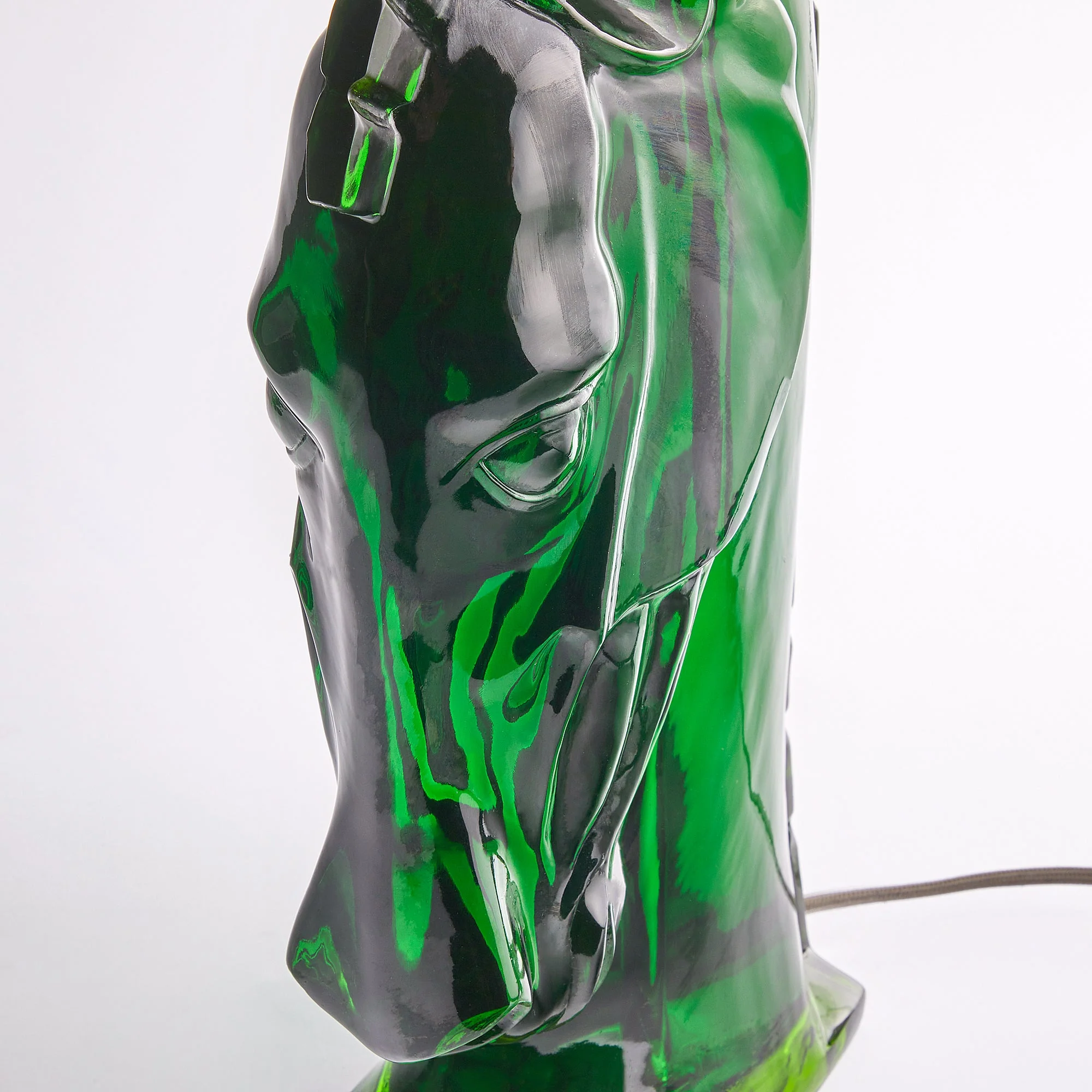 Whinny table lamp in green resin - Image 10