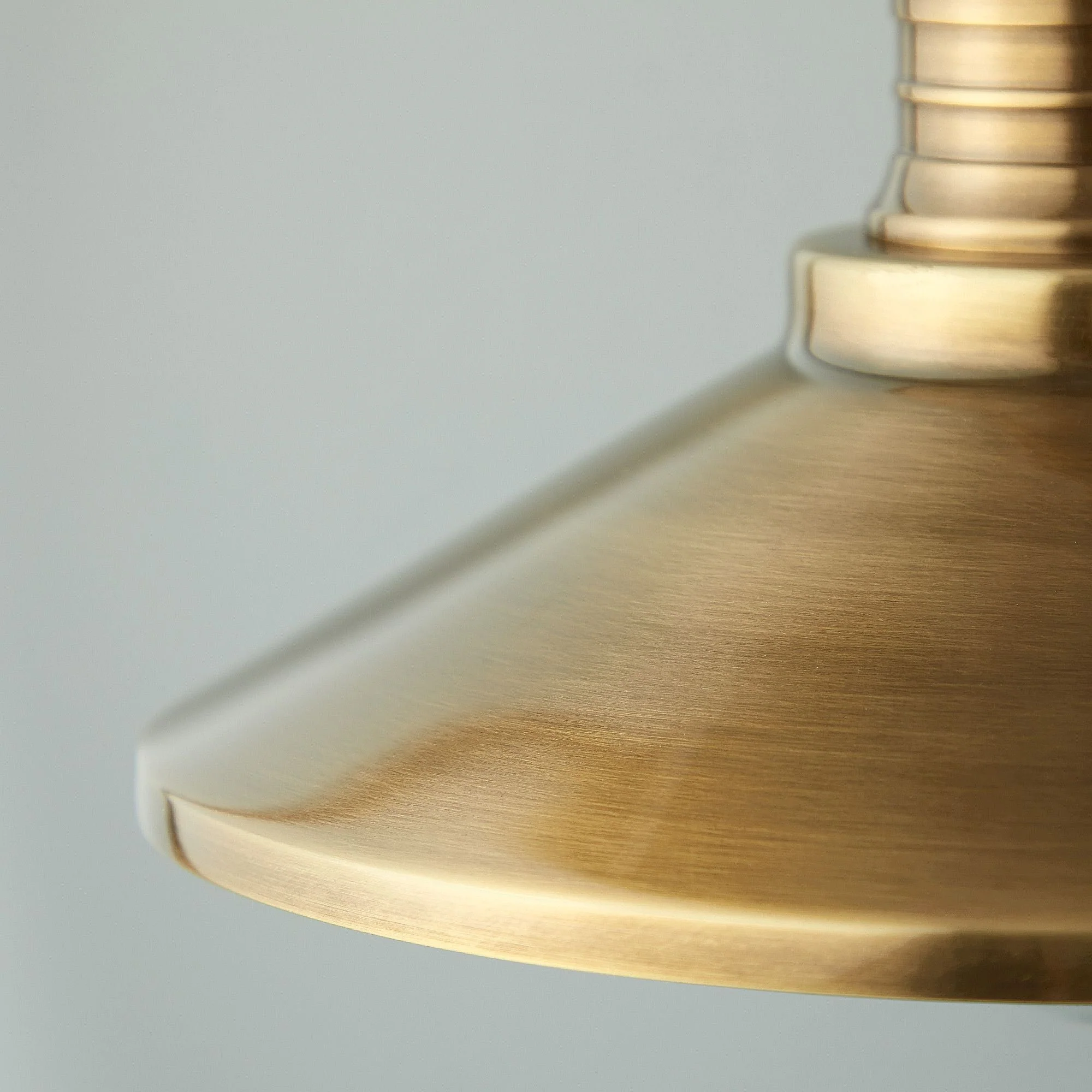Whizzer wall light in antique brass - Image 8