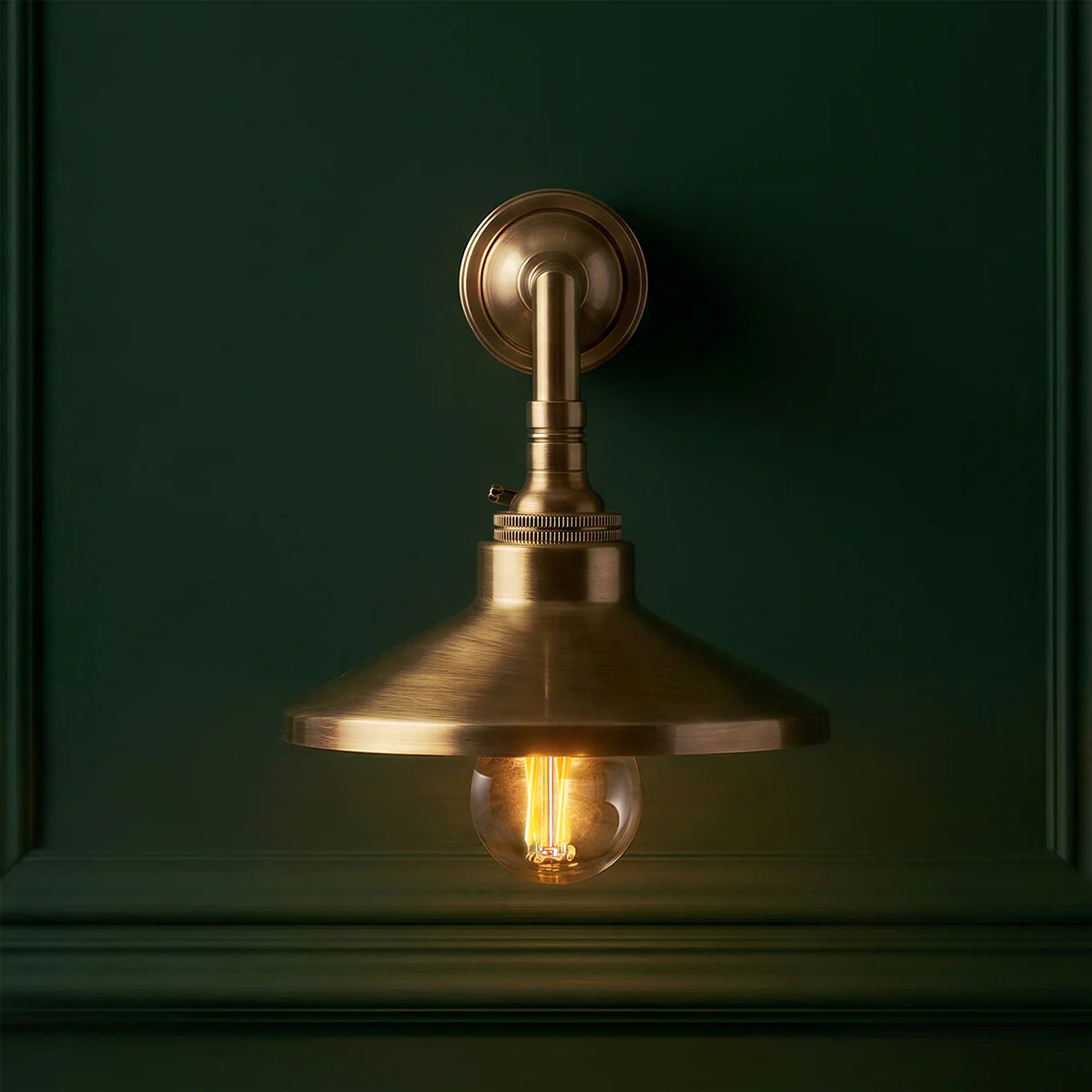 Whizzlet wall light in brass - Image 4