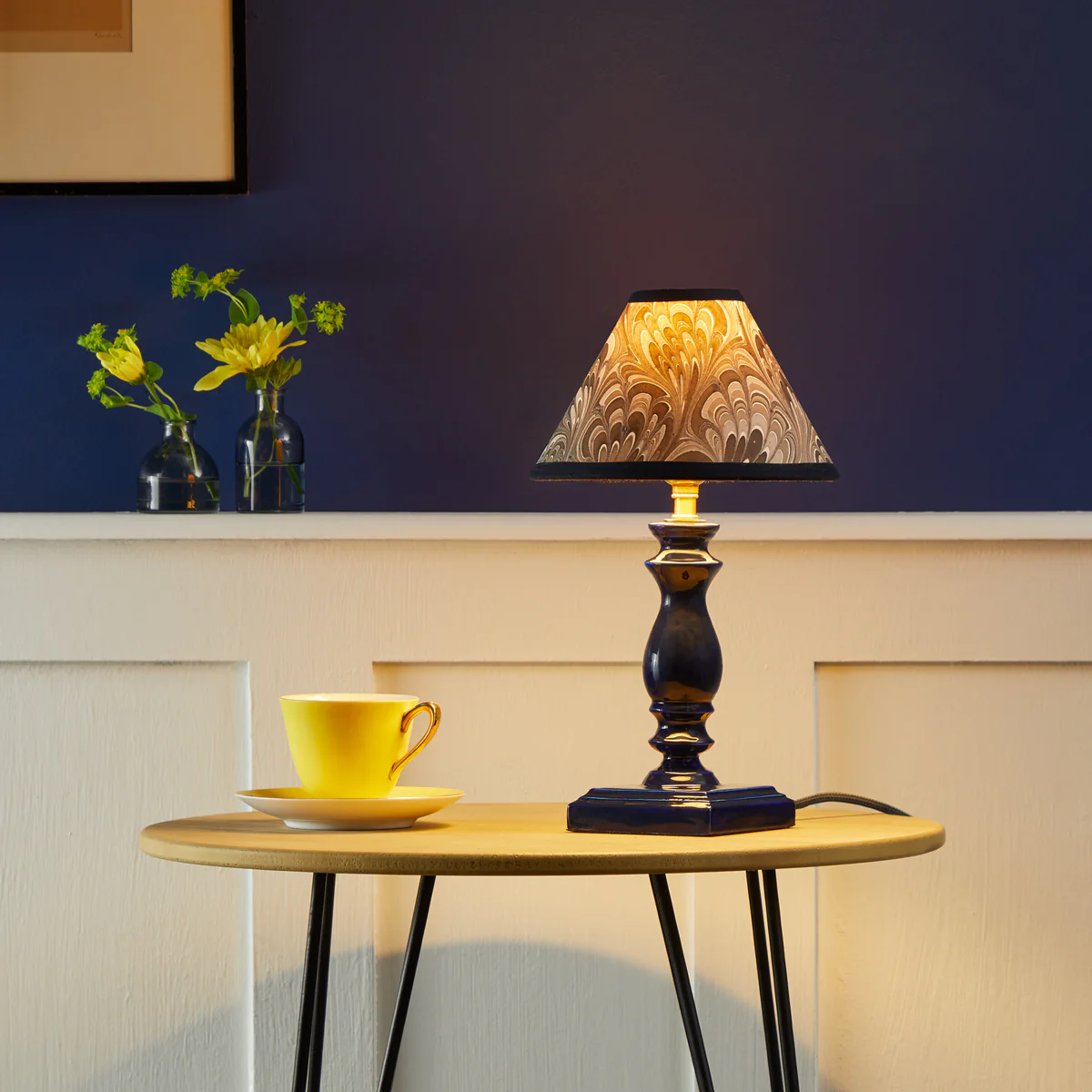 Wilma table lamp in navy blue - Image 3