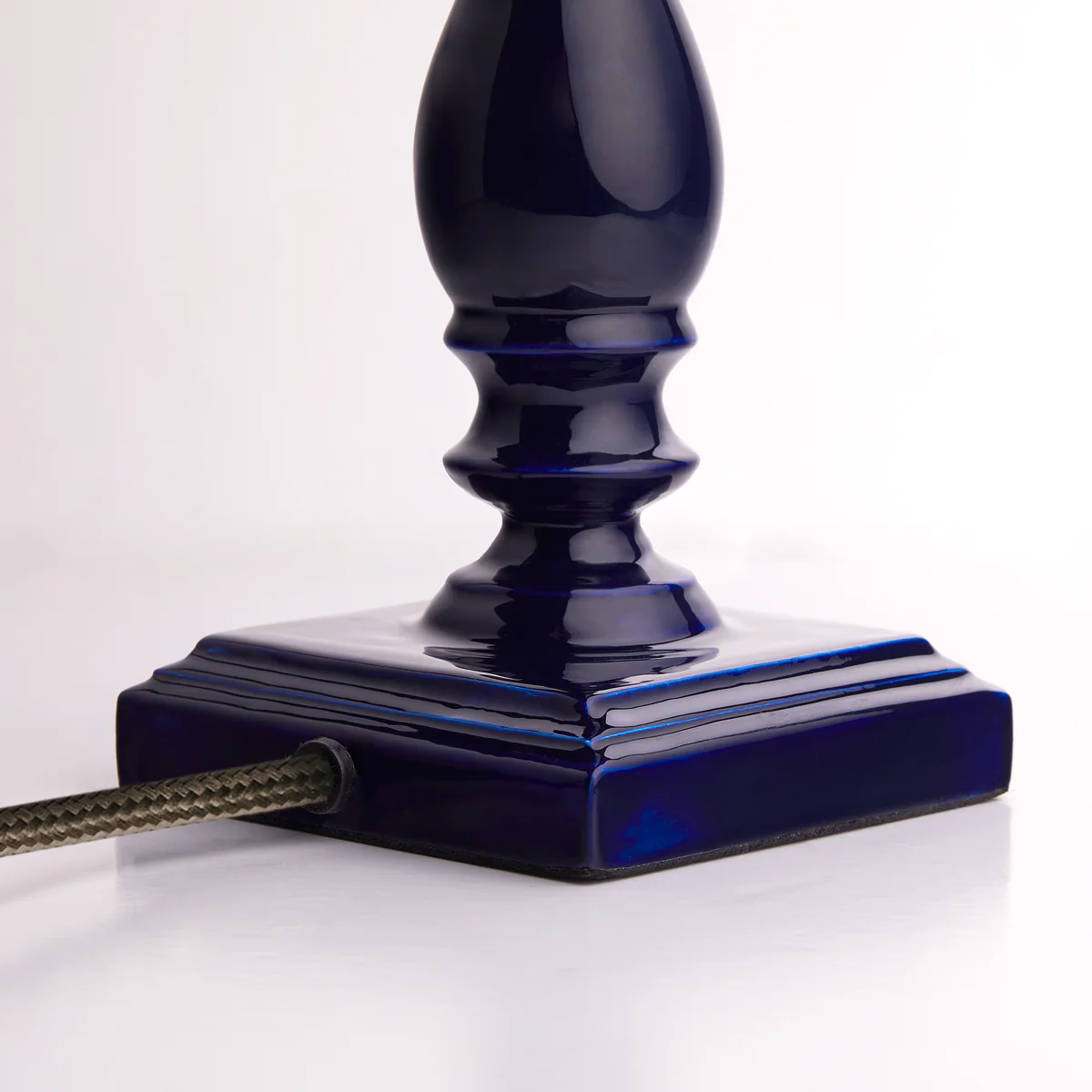 Wilma table lamp in navy blue - Image 4