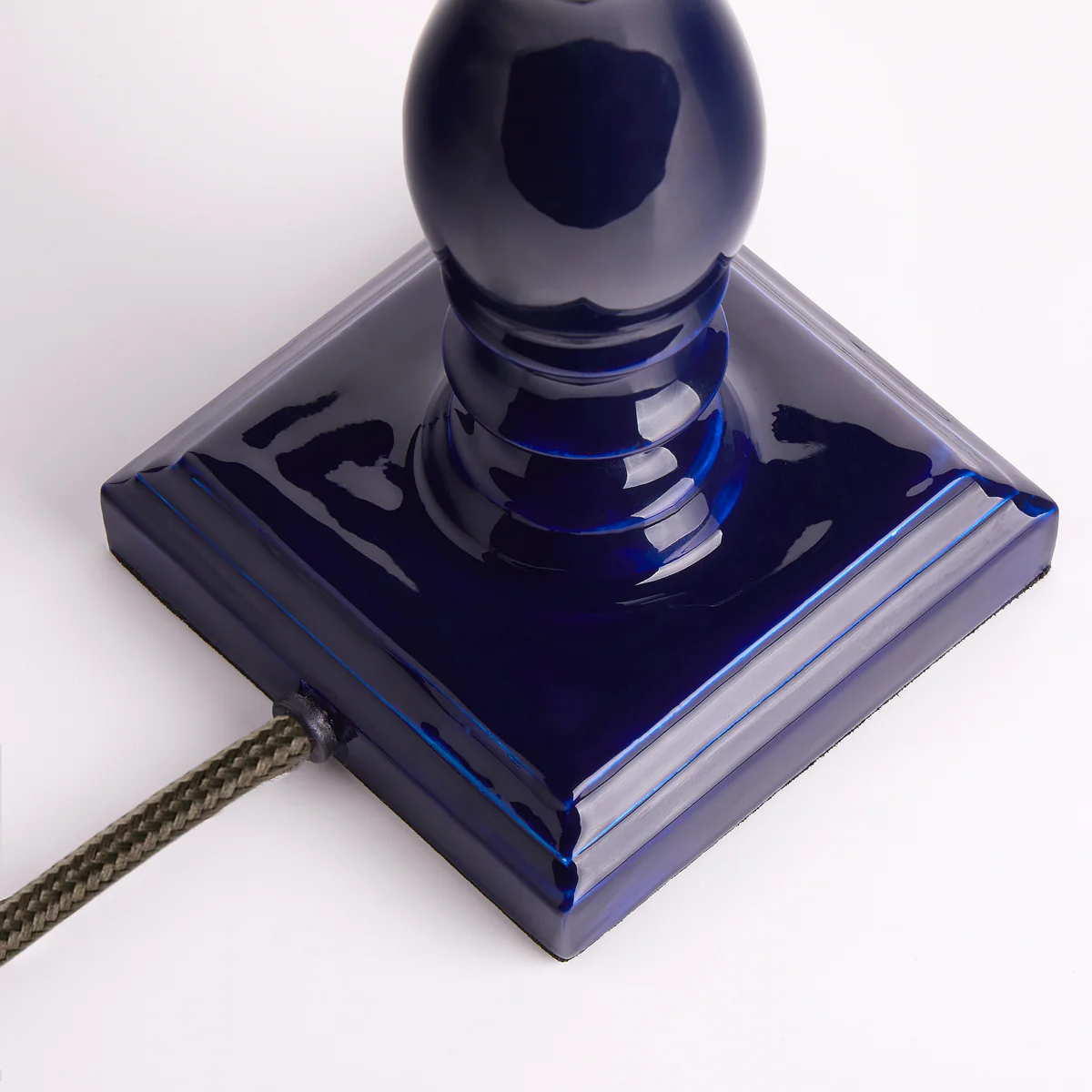 Wilma table lamp in navy blue - Image 5