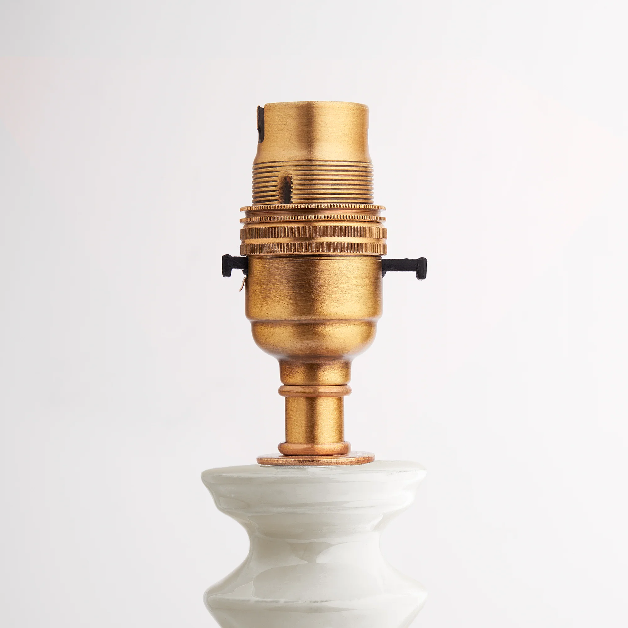 Wilma table lamp in white - Image 7