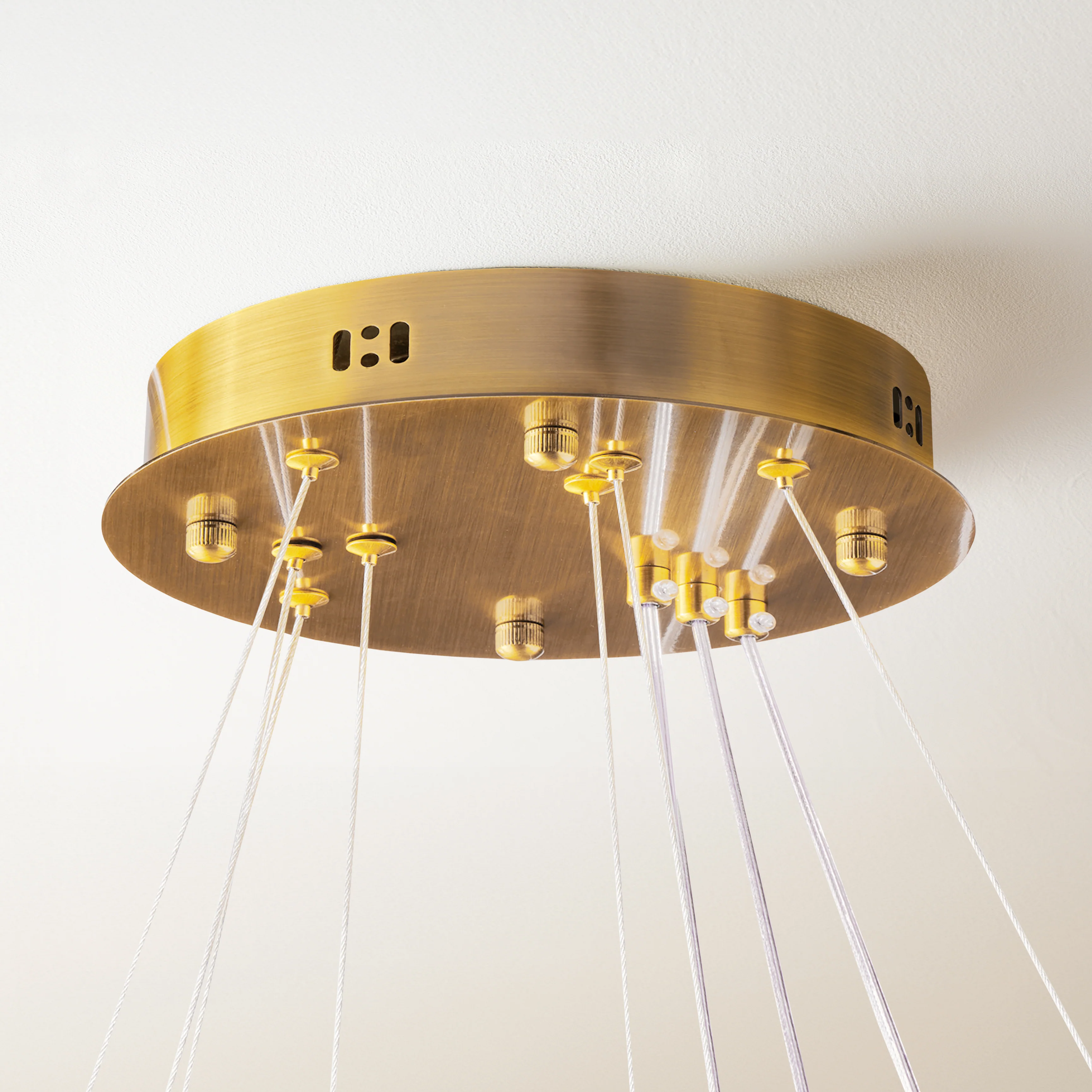 Wonderella 3 ring chandelier in clear glass and brass - Image 10