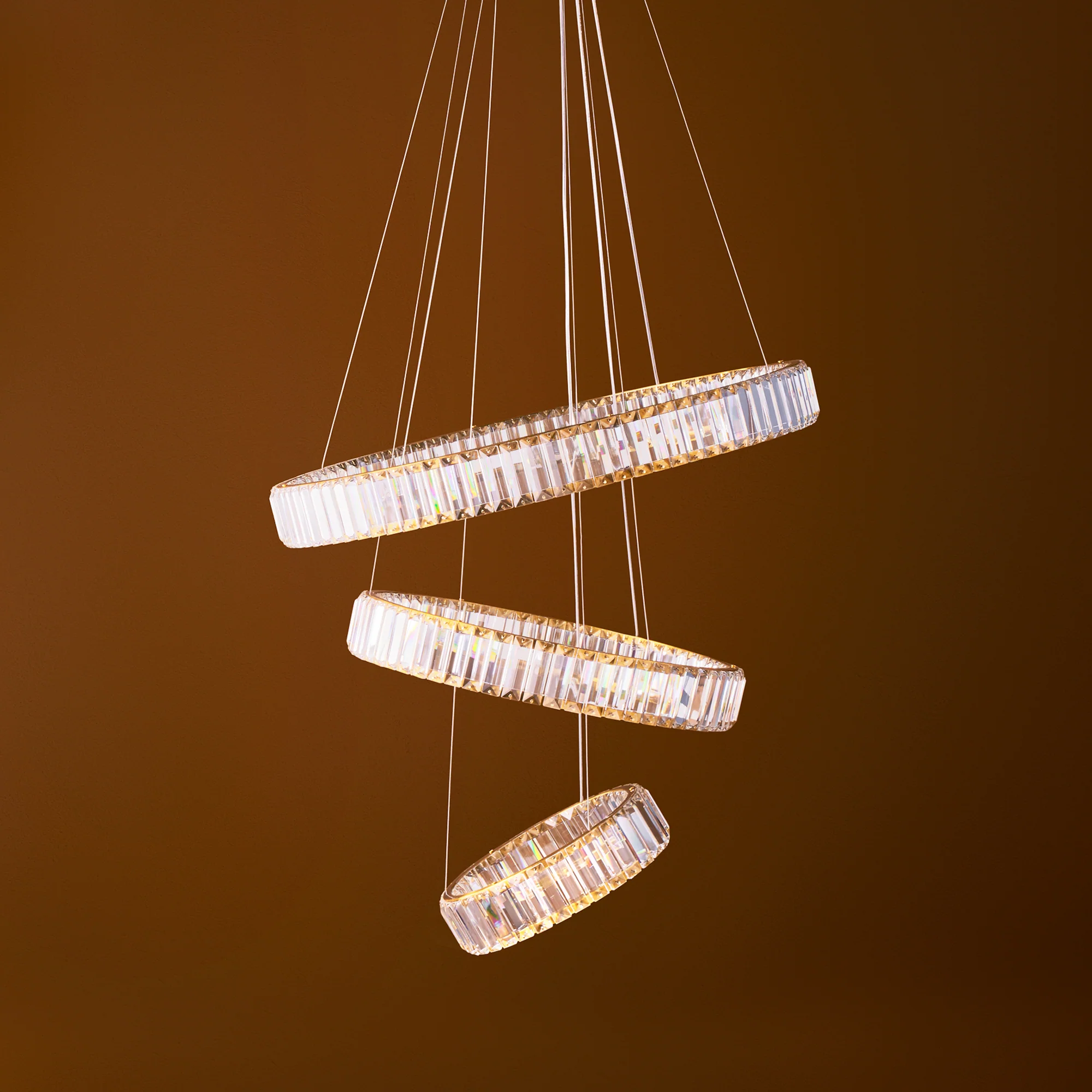 Wonderella 3 ring chandelier in clear glass and brass - Image 6